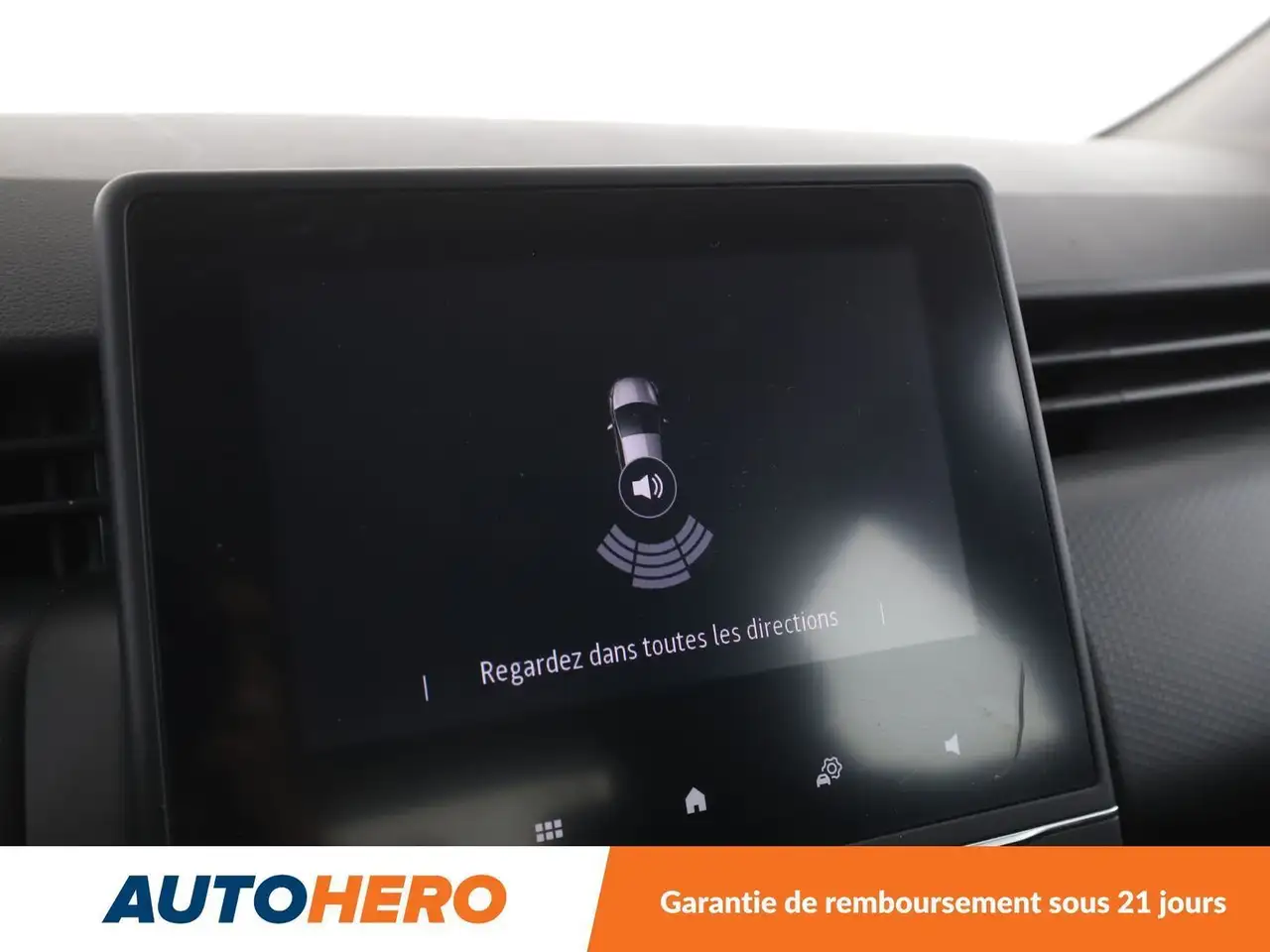 Renault Clio Citadine 5 portes — photo 23