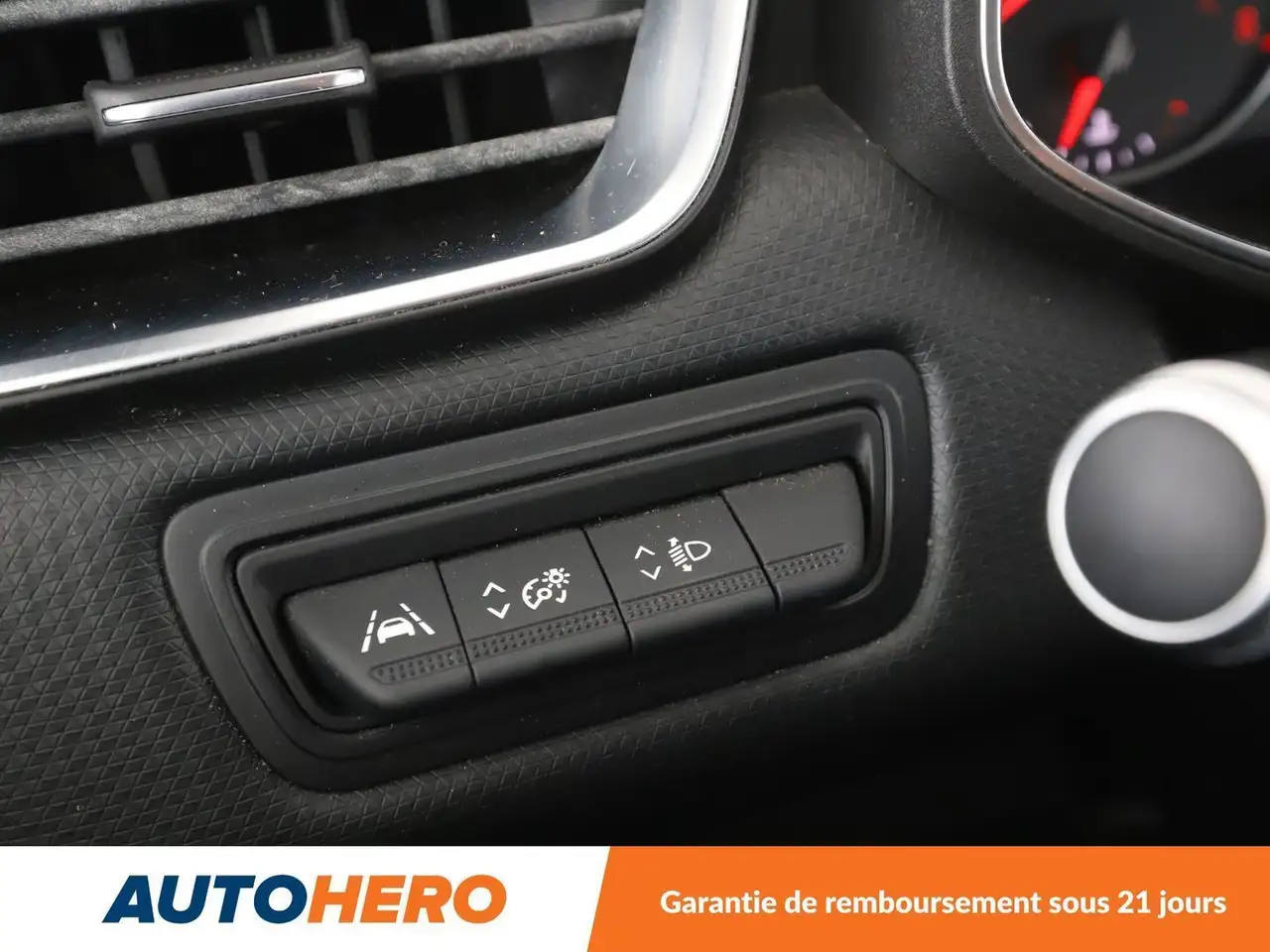 Renault Clio Citadine 5 portes — photo 28