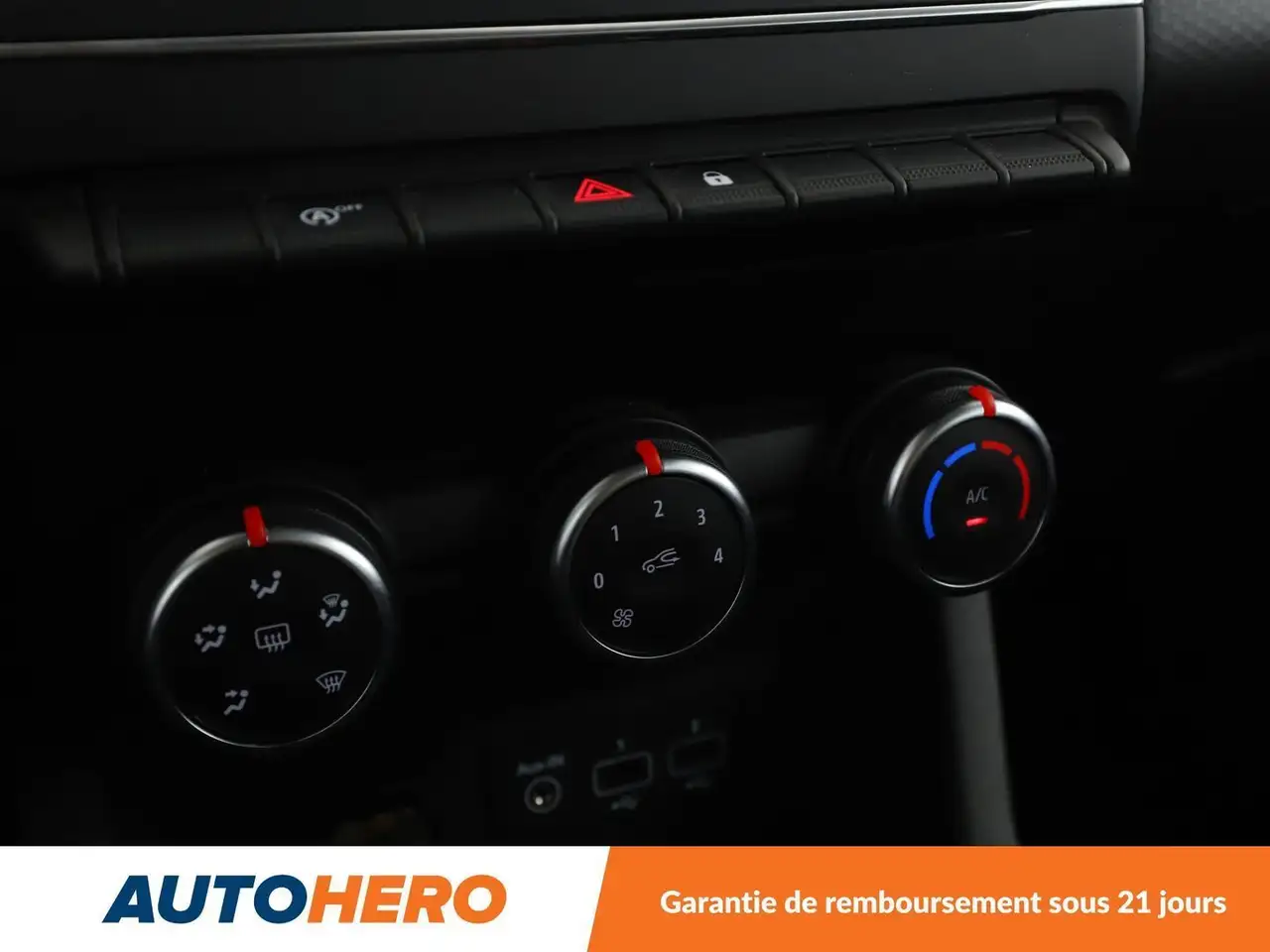 Renault Clio Citadine 5 portes — photo 24