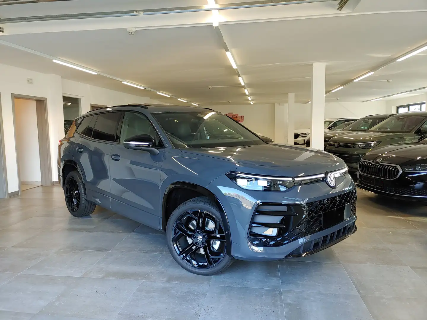 Volkswagen Tayron e-Hybrid R-Line Leder/Pano/Headup/Navi/DCC/360° Grau - 2