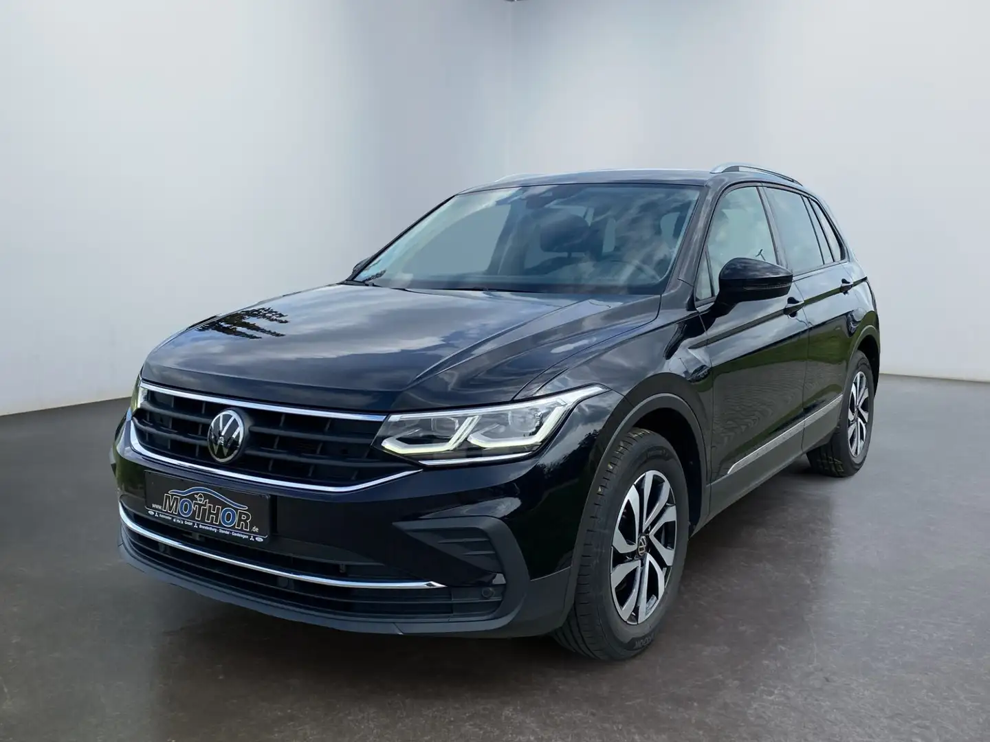 Volkswagen Tiguan Active 2.0 TDI DSG ACC PDC AUT DAB Schwarz - 2