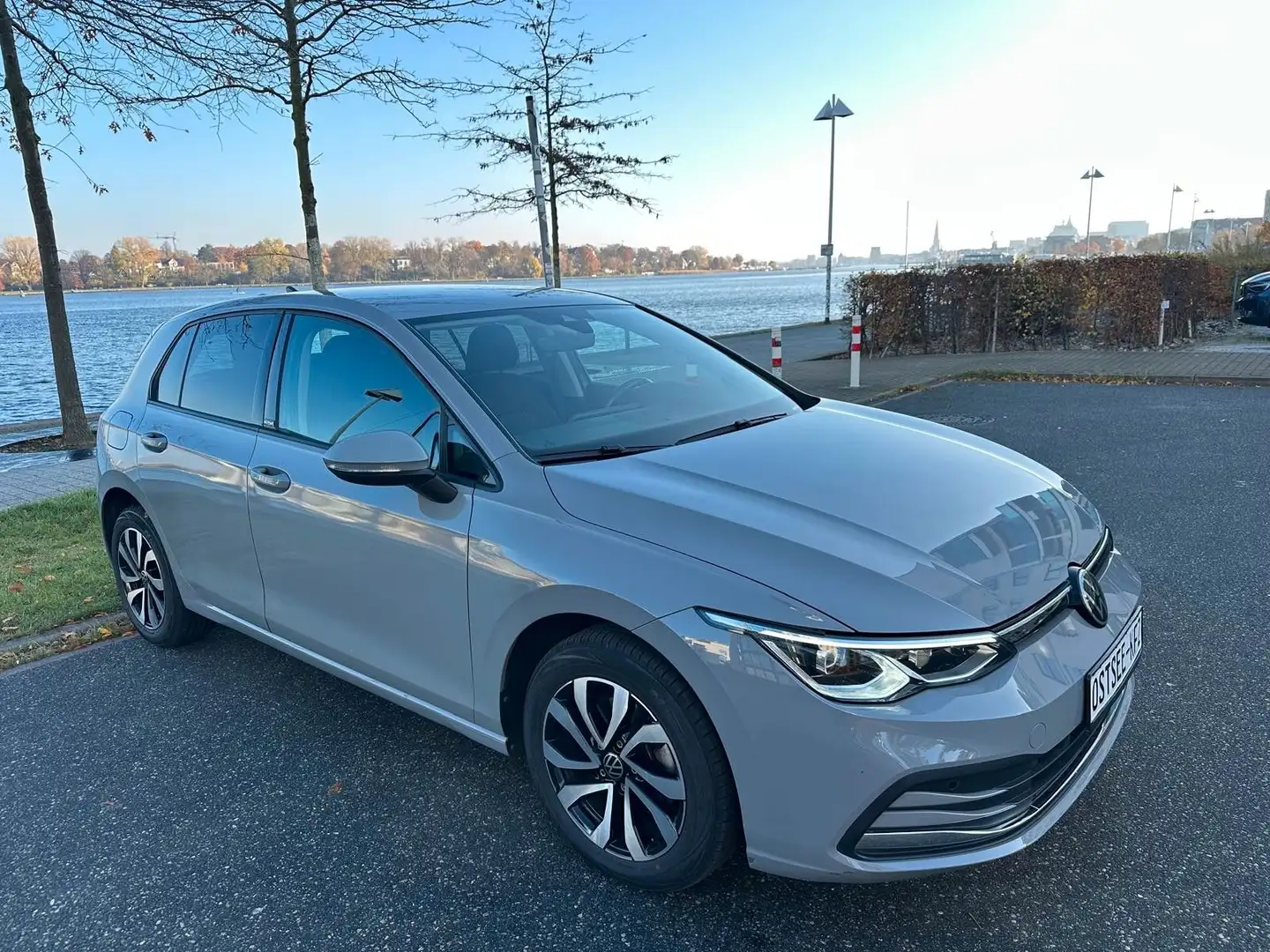 Volkswagen Golf VIII Lim. Active, LED-Plus, Keyless, Kamera Grau - 1