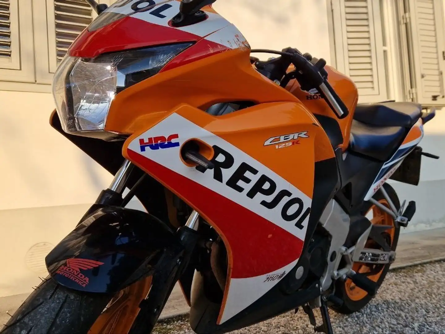 Honda CBR 125 R Portocaliu - 1
