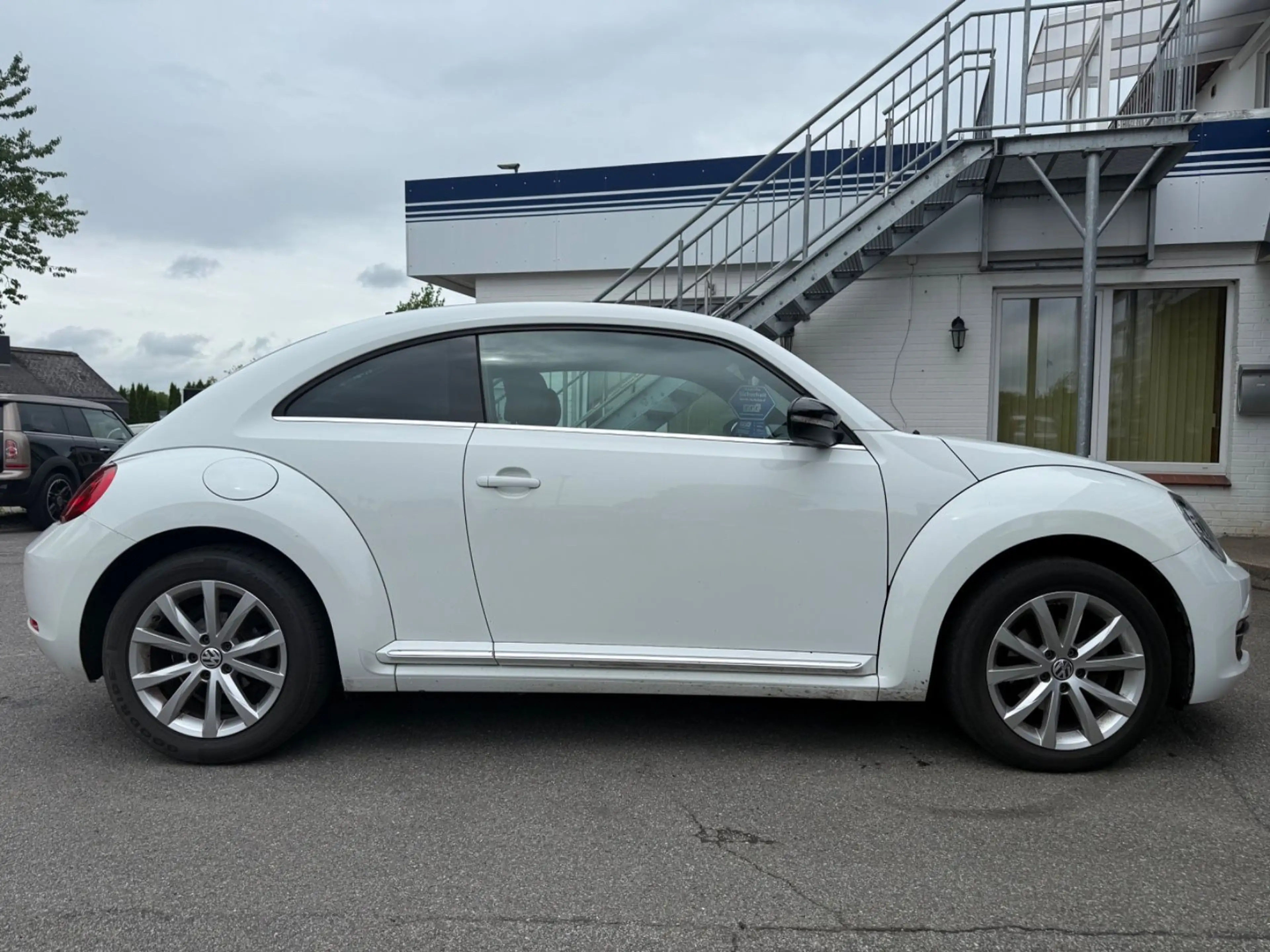 Volkswagen Beetle 2.0 TDI Club (NAVI-Leder-Tempomat) — photo 8