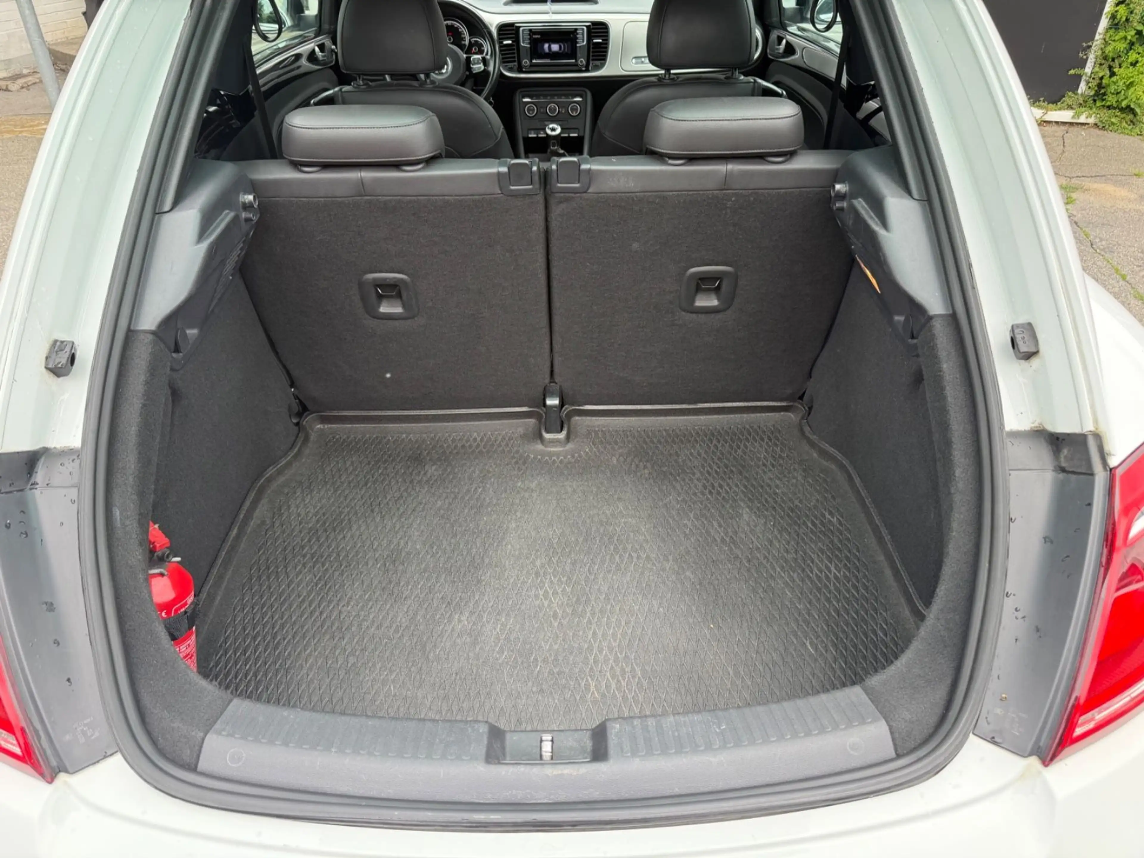Volkswagen Beetle 2.0 TDI Club (NAVI-Leder-Tempomat) — photo 14