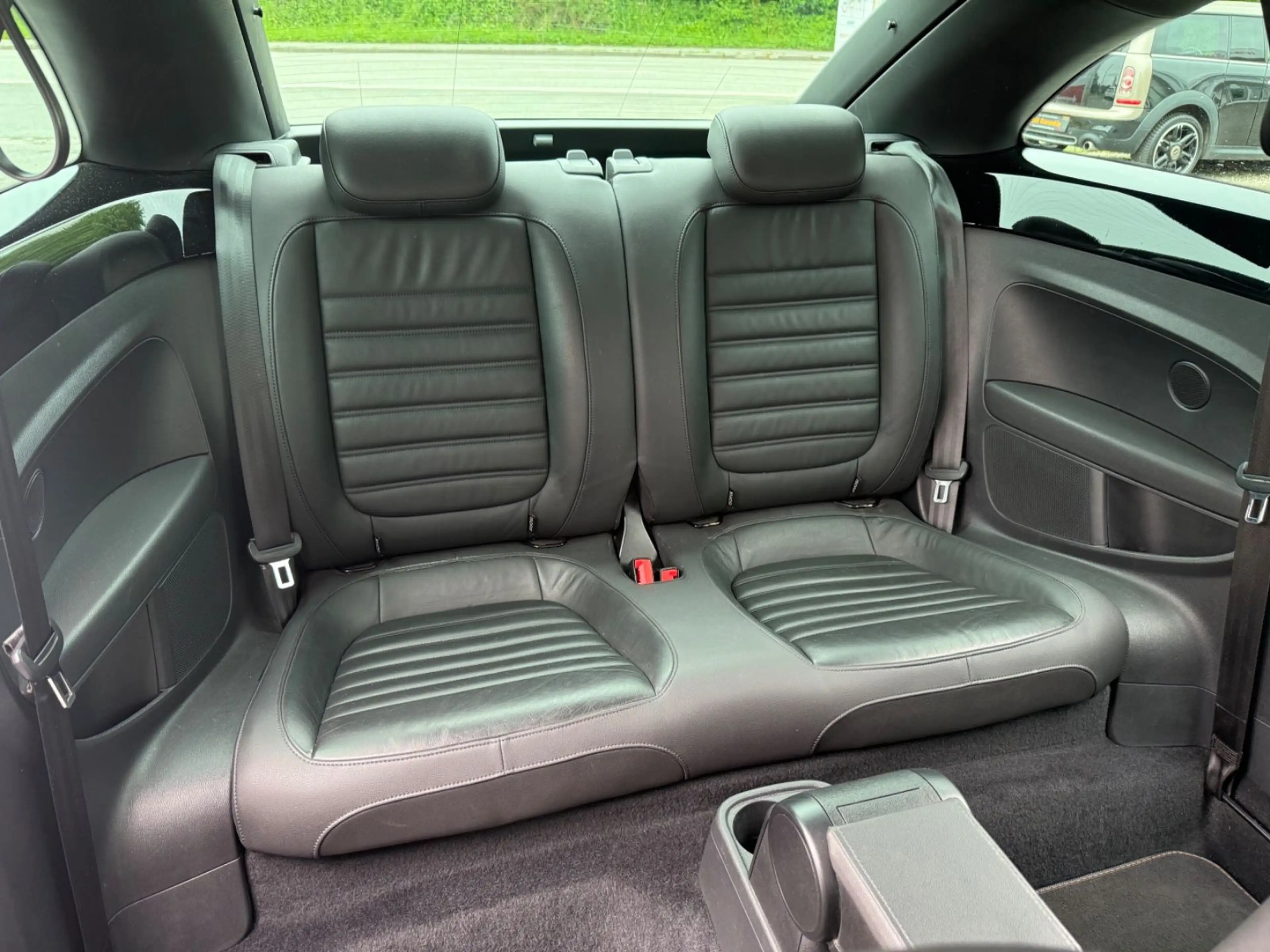 Volkswagen Beetle 2.0 TDI Club (NAVI-Leder-Tempomat) — photo 11