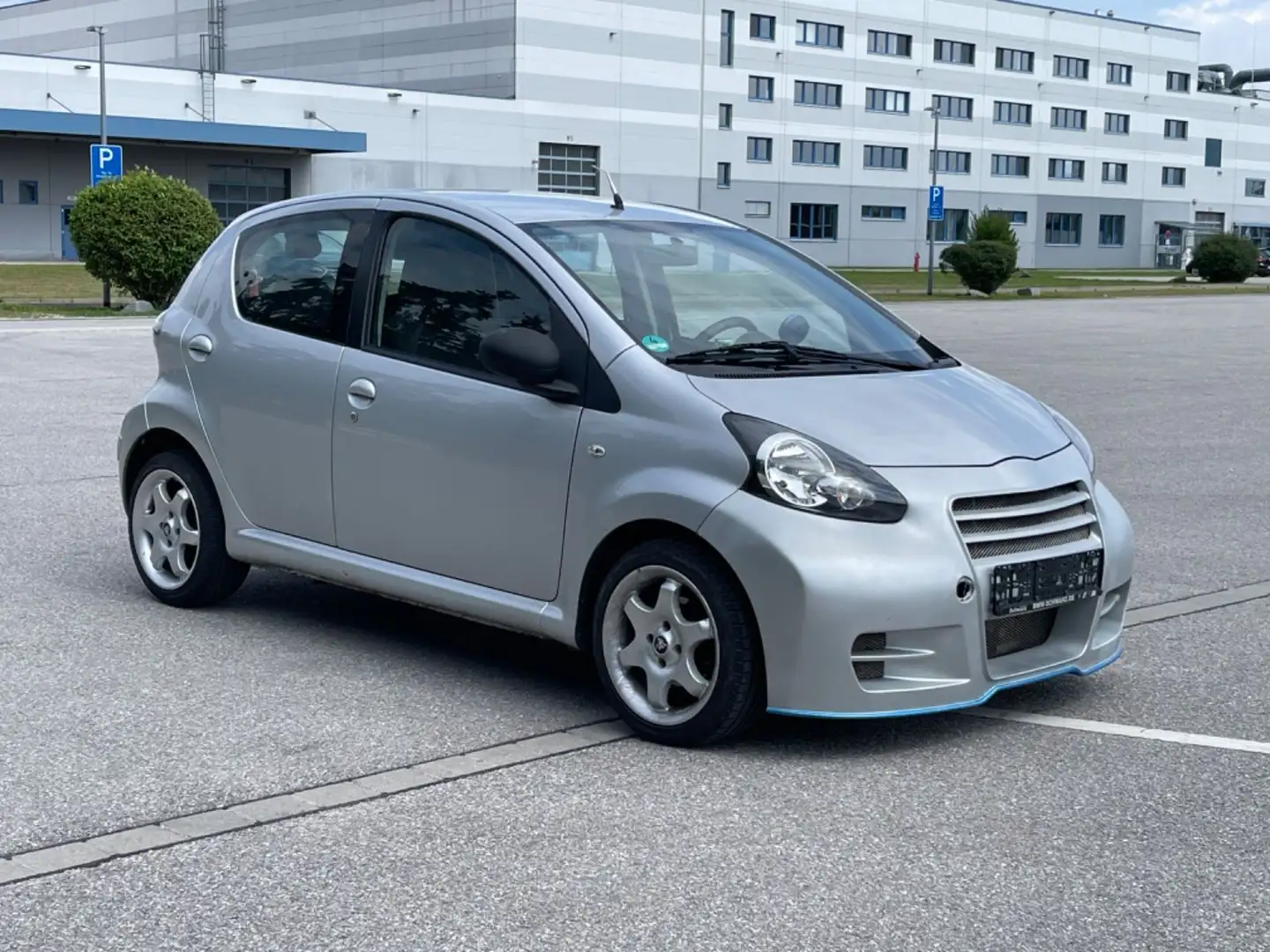 Toyota Aygo 1,0 SPORT.. Silber - 2