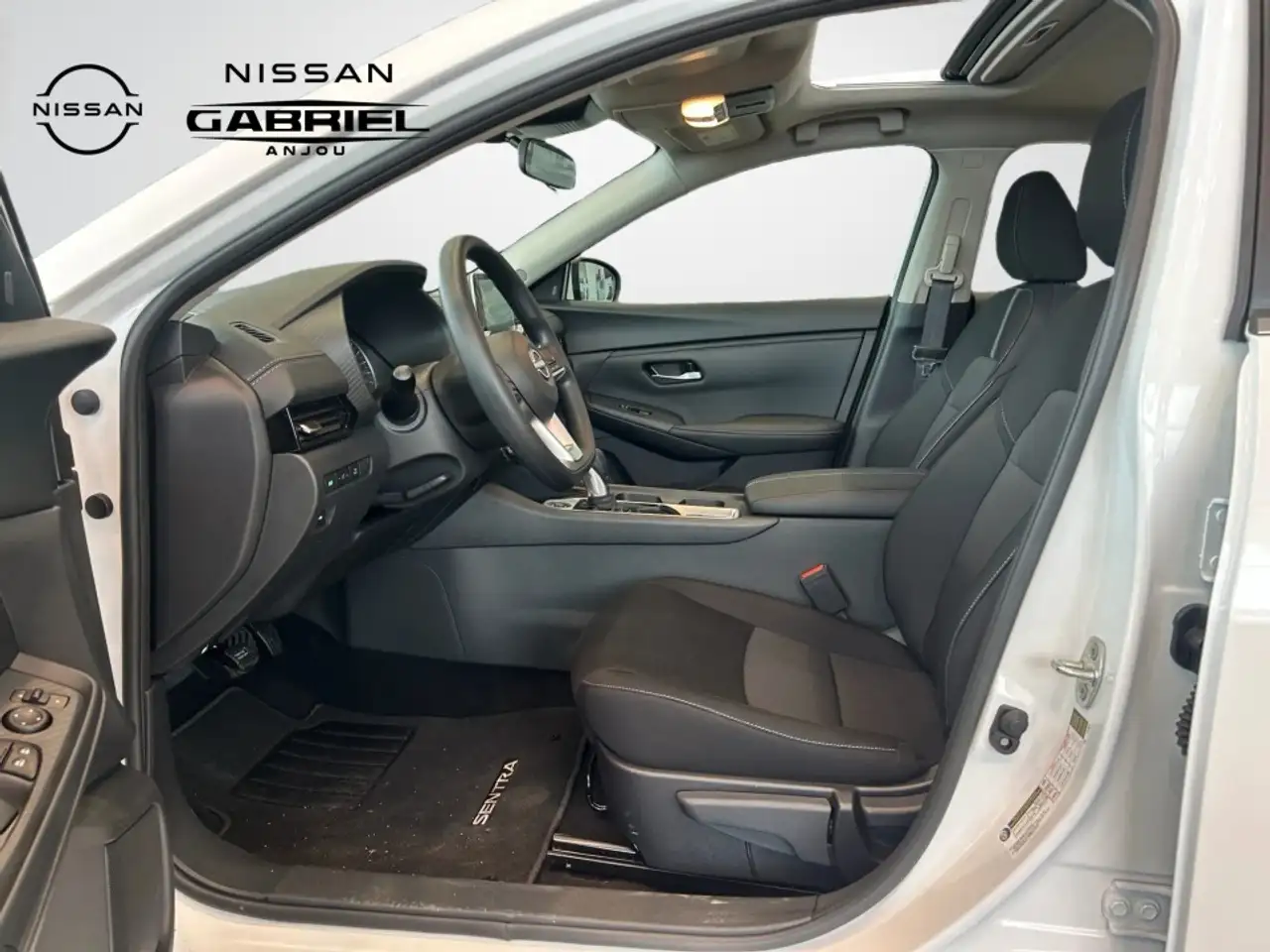 Nissan Sentra fotografie Nissan Sentra