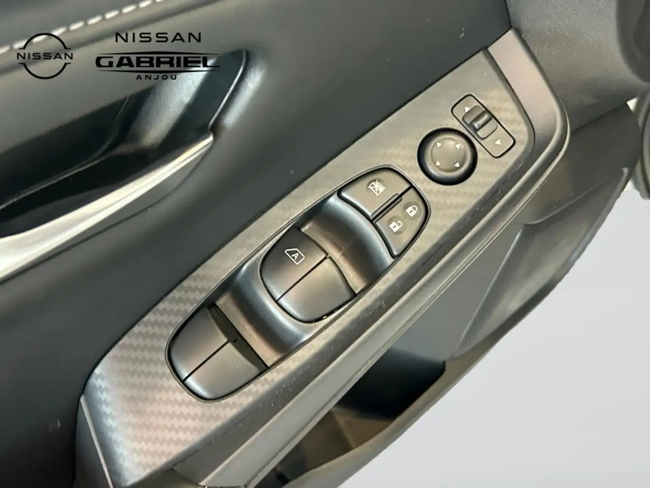 Nissan Sentra fotografie Nissan Sentra