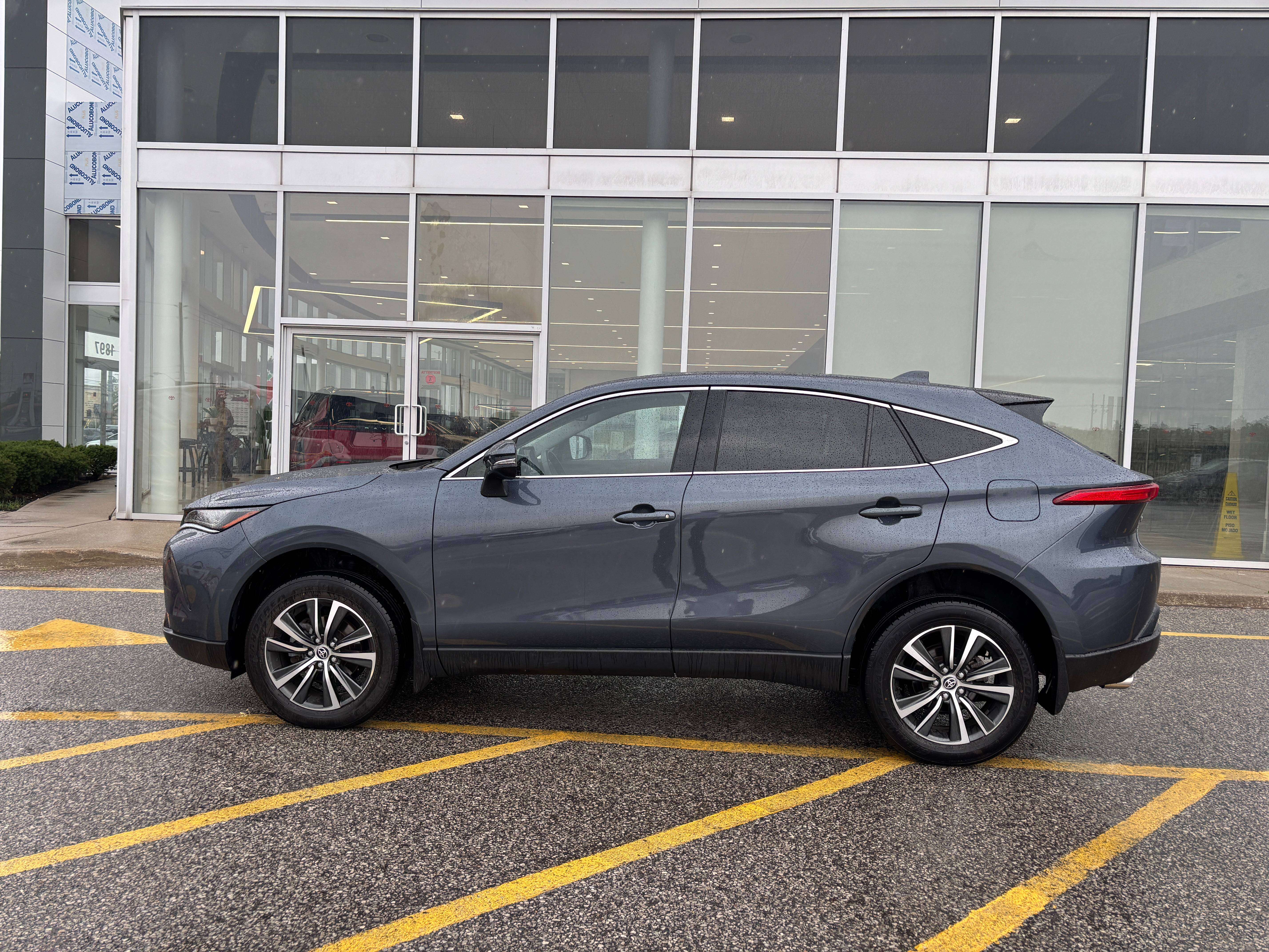 2024 Toyota Venza LE AWD | Cruise Control | Bluetooth | Heated Seats — снимка 1