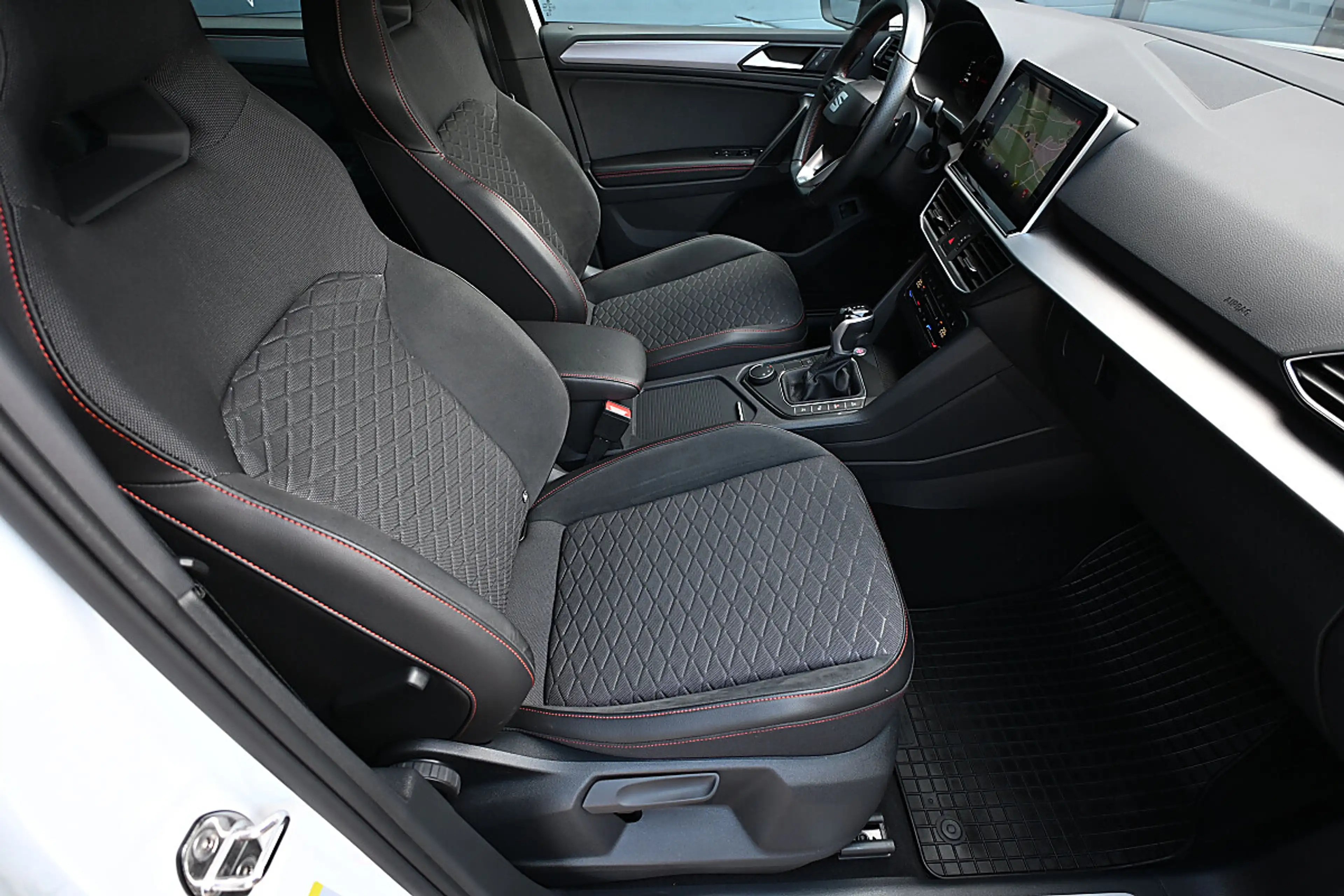 SEAT Tarraco eHybrid PHEV 245 FR DSG 20" ACC, AHK, 360 CAM, ... — photo 13