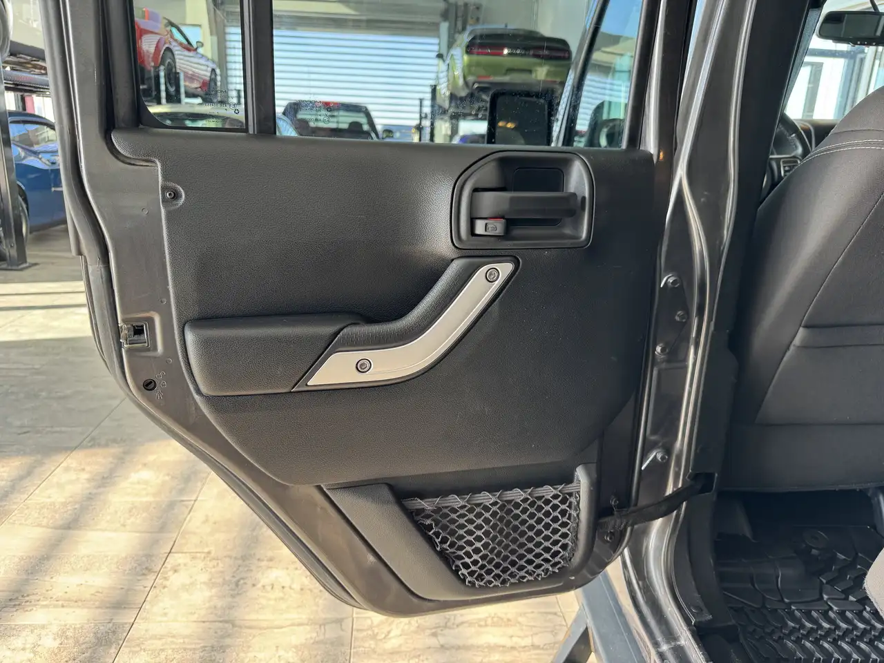 Jeep Wrangler снимка Jeep Wrangler