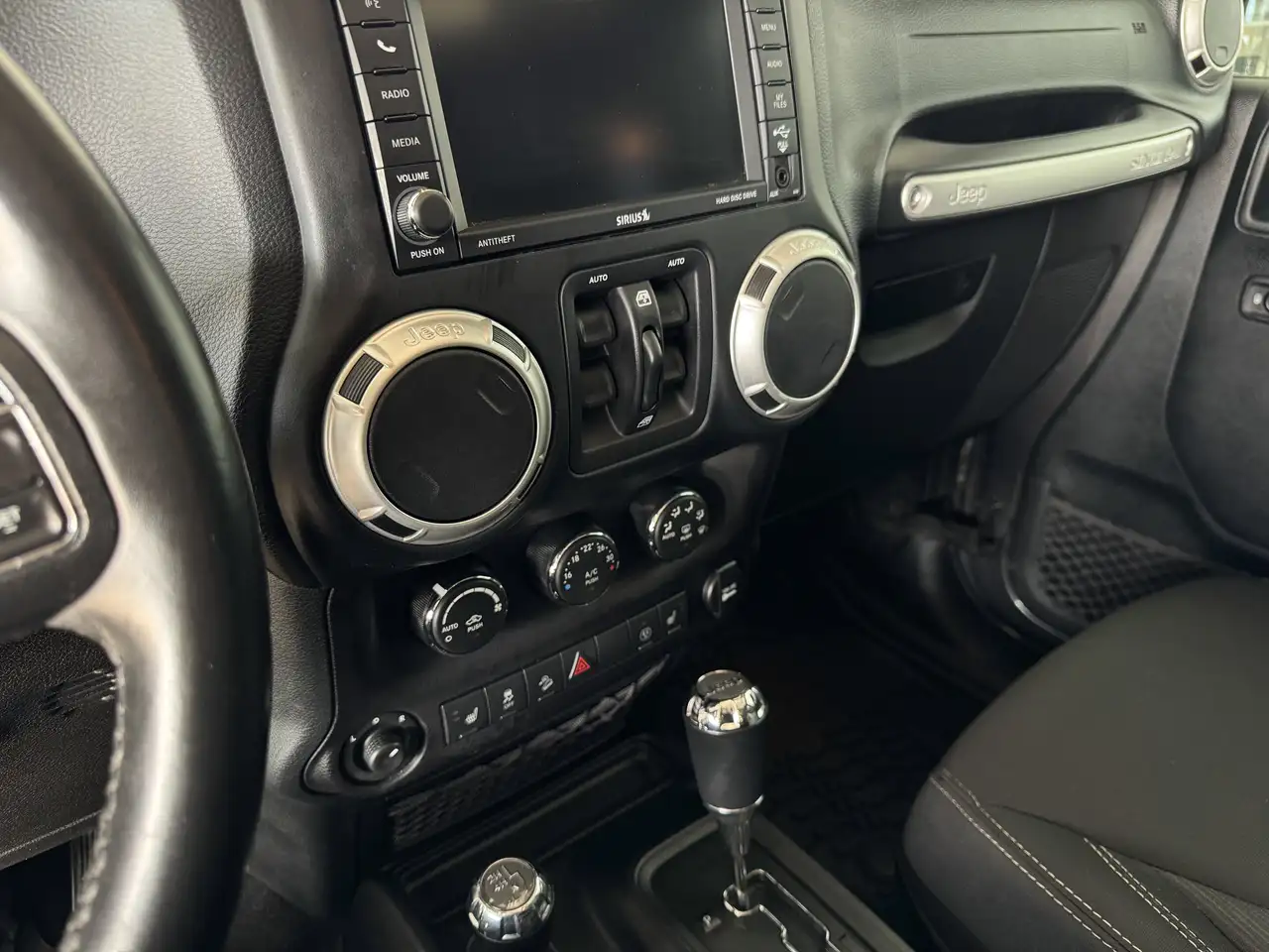 Jeep Wrangler снимка Jeep Wrangler