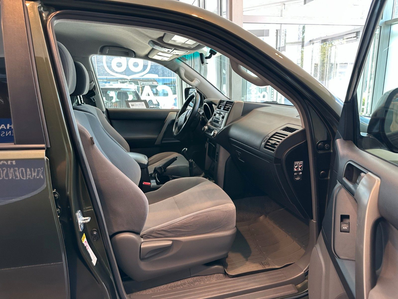 Toyota Land Cruiser Basis — photo 10