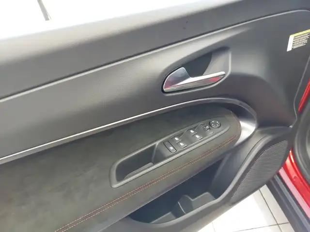 Alfa Romeo Junior VELOCE Elettrica 280 BEV Ansicht 17