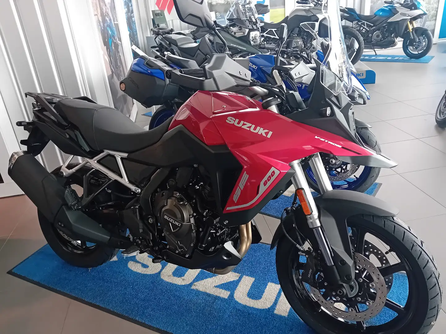 Suzuki V-Strom 800SE Rosso - 1