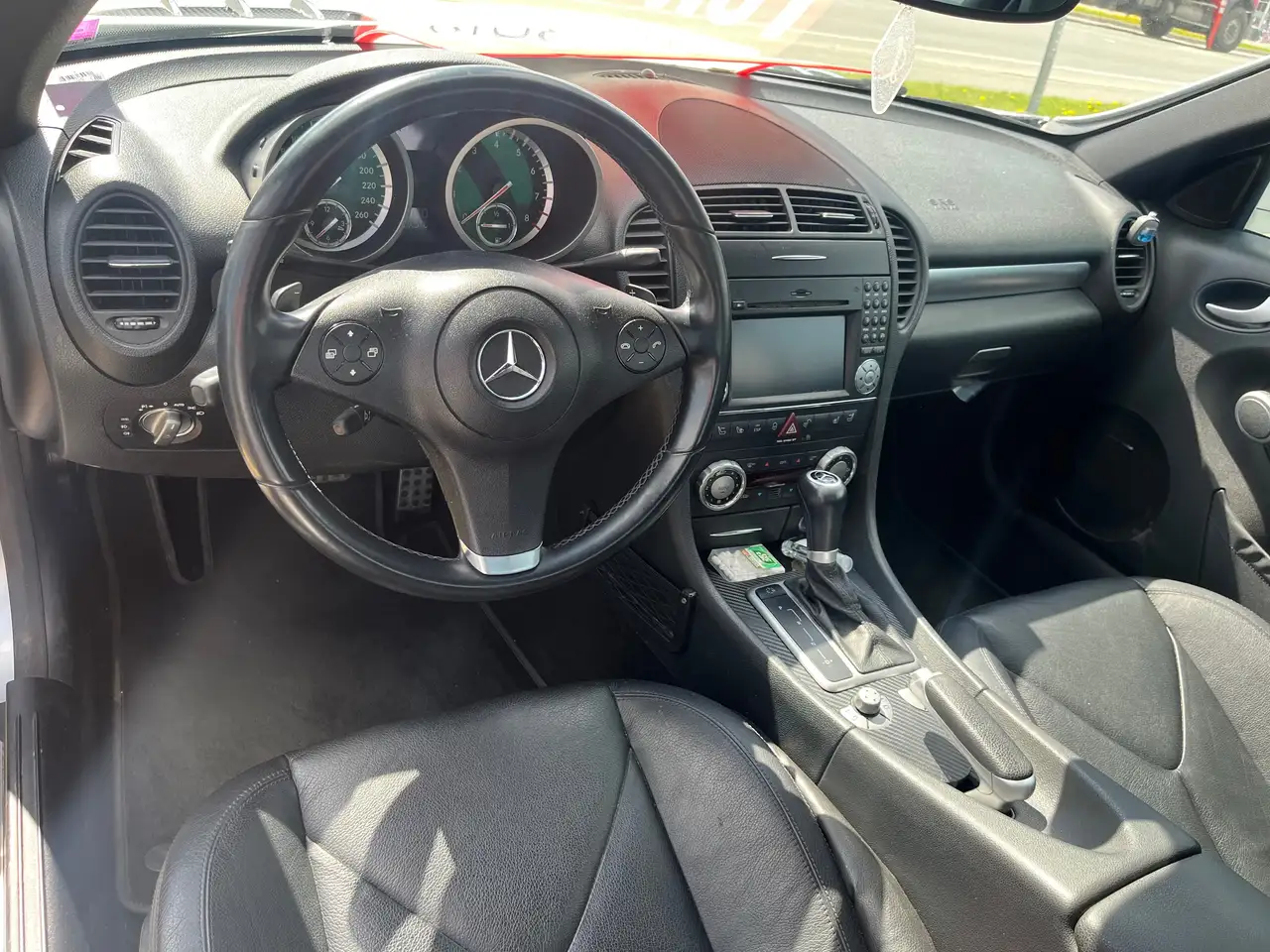 Mercedes-Benz SLK снимка Mercedes-Benz SLK