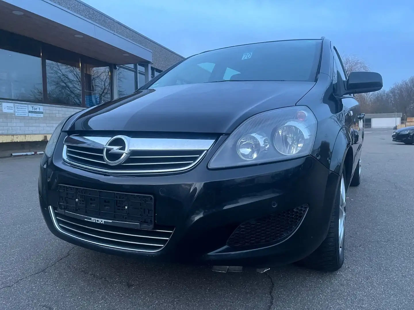 Opel Zafira B Family Plus Schwarz - 1