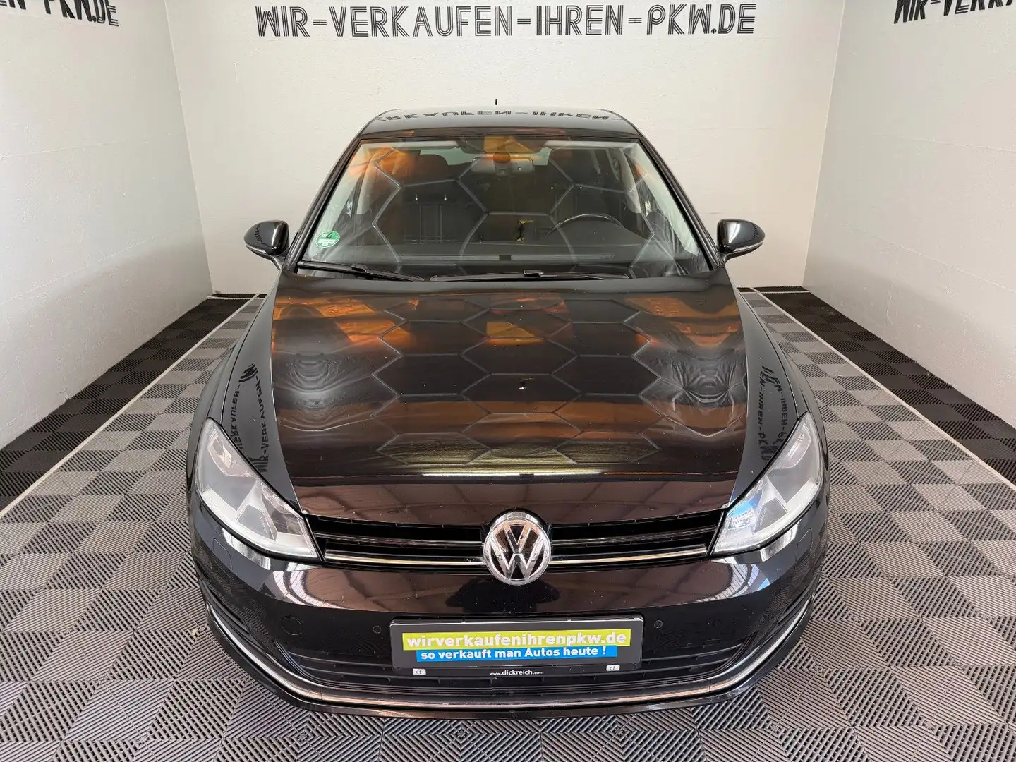 Volkswagen Golf VII Lim. 1.6 DSG Lounge BMT 5trg TÜV 05-27 Noir - 2