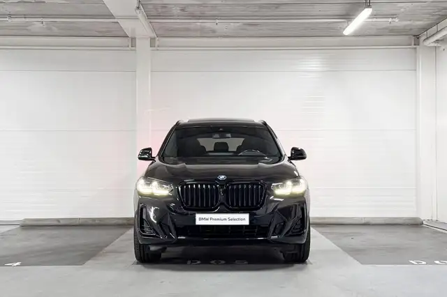 BMW X3 view 5