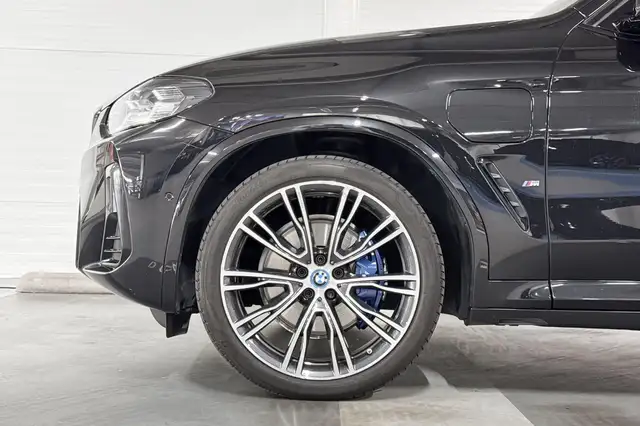 BMW X3 view 4