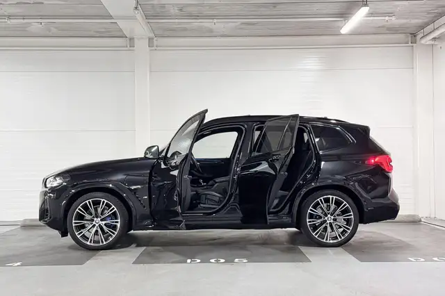 BMW X3 view 3