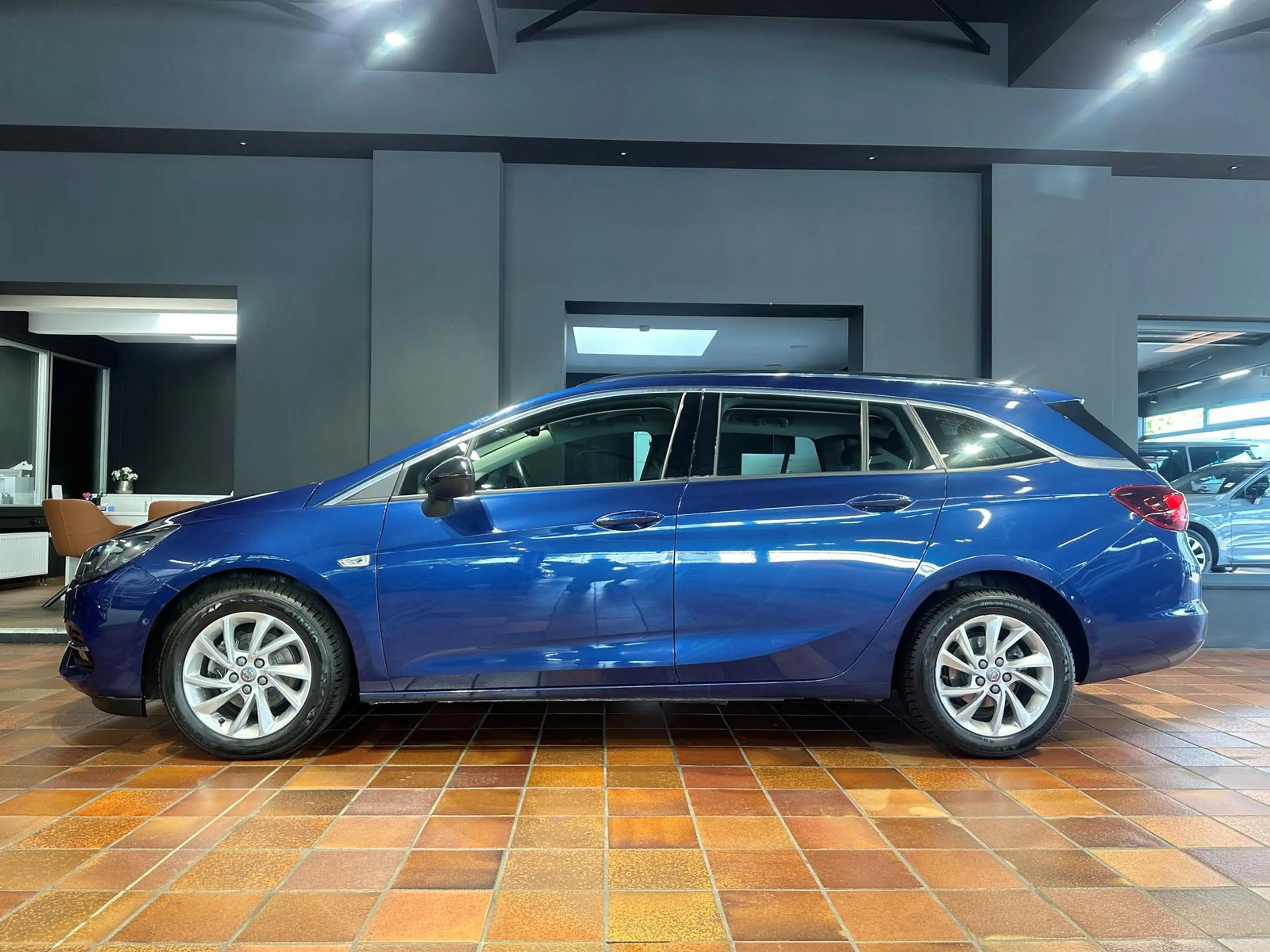 Opel Astra ST ELEGANCE LEDER NAVI KAMERA WINTER-PAKET LED CRU — photo 2