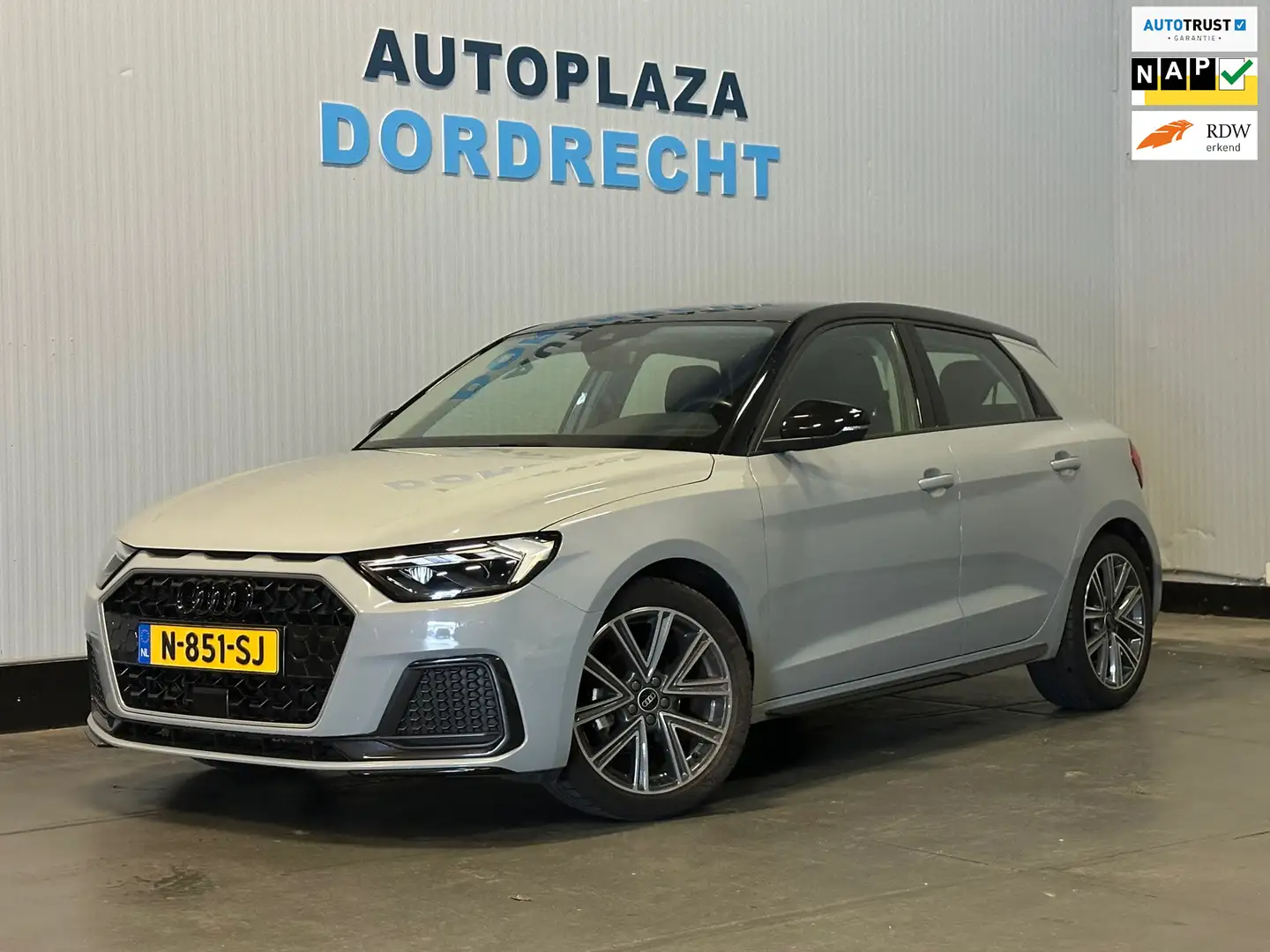 Audi A1 Sportback 25 TFSI Advanced edition Grijs - 1