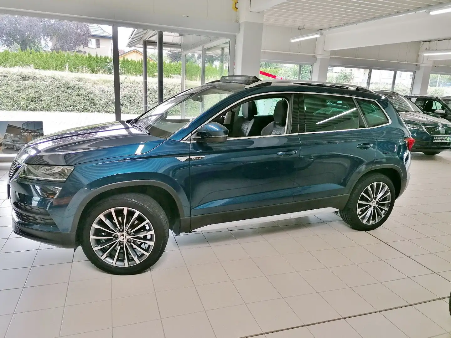 Skoda Karoq 1.5 TSI STYLE 150PS DSG Navi/AHZV/Dach/WR - 2