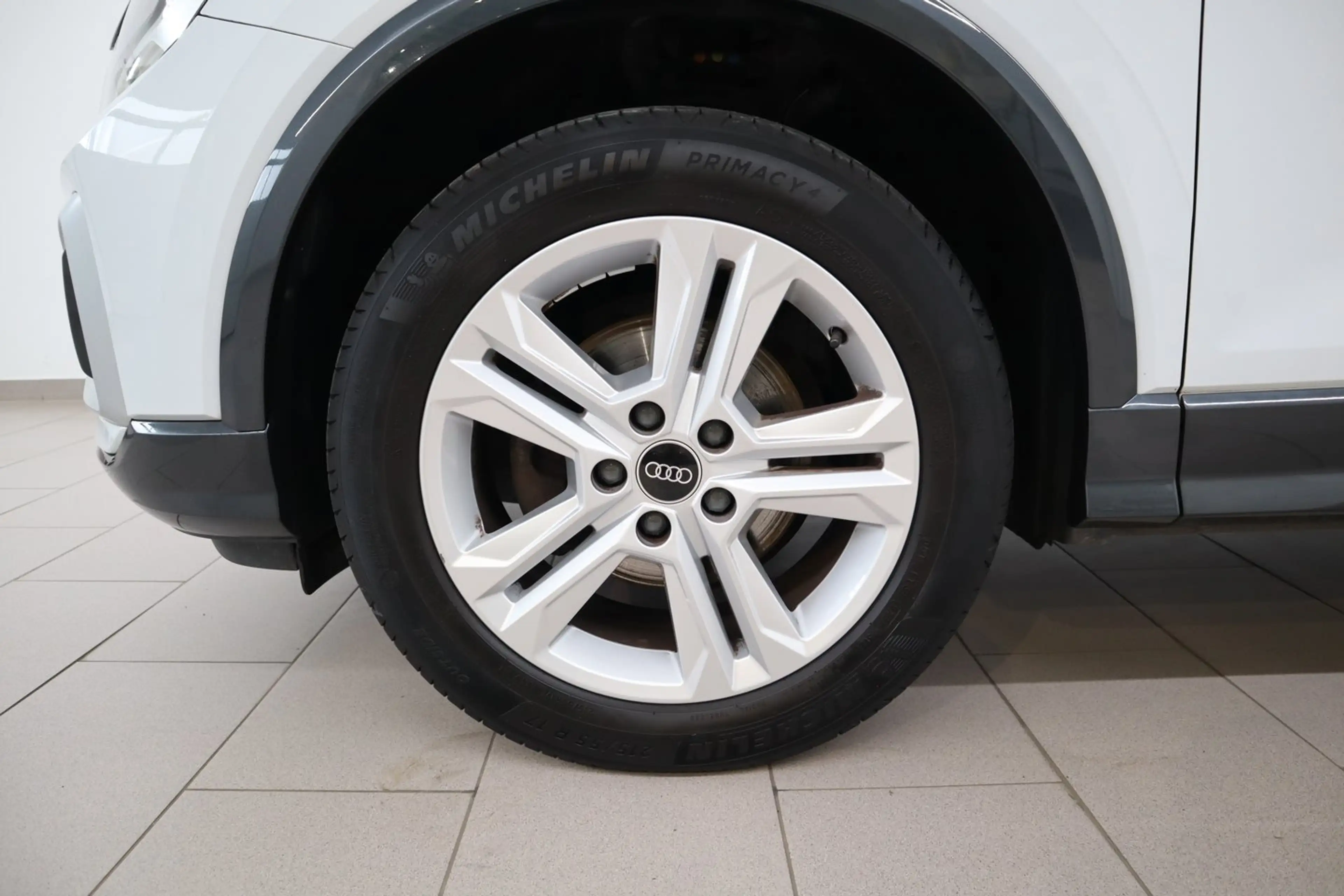 Audi Q2 30 TFSI intense — photo 5