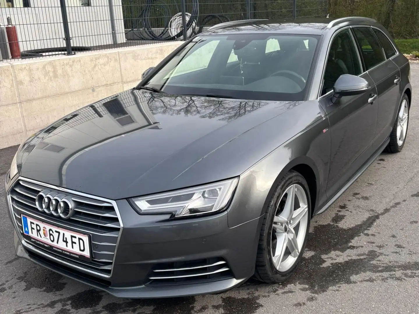 Audi A4 A4 Avant 2,0 TDI S-tronic Grau - 2