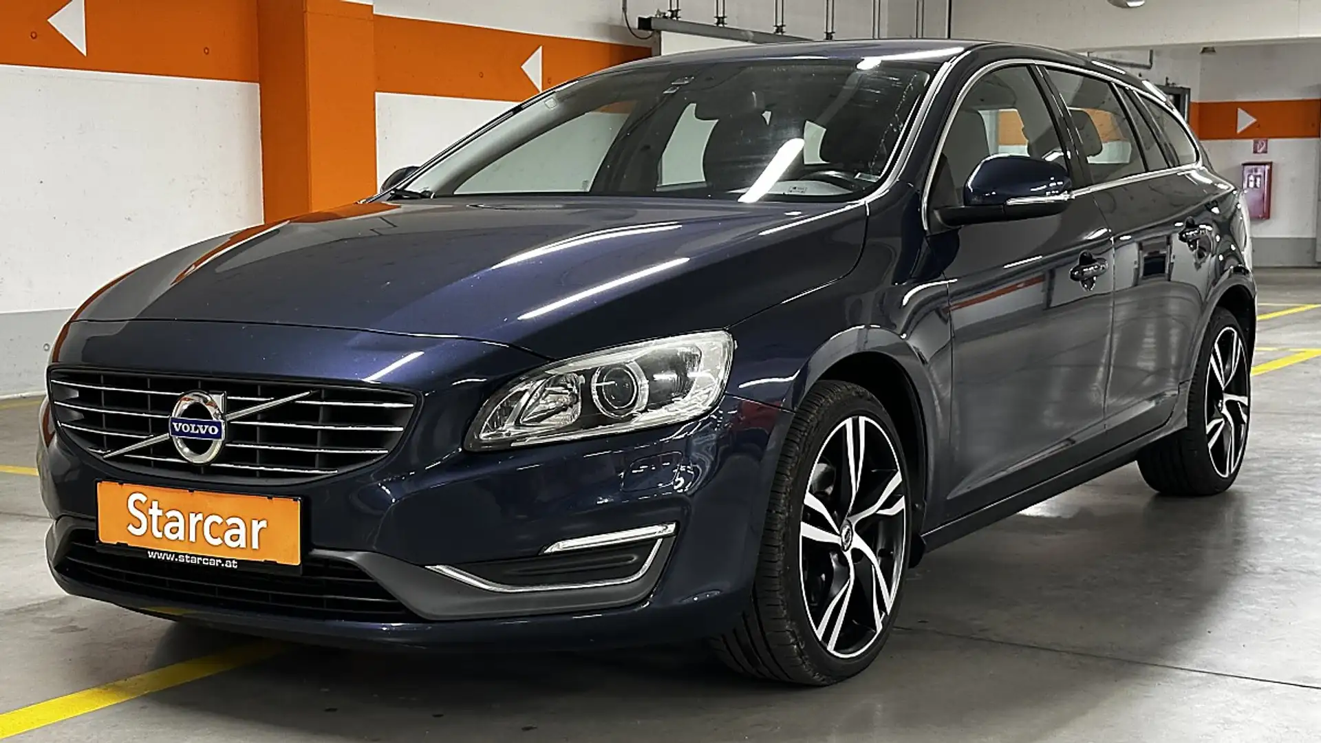 Volvo V60 D3 Summum *VOLLLEDER*BI-XENON* Blau - 2
