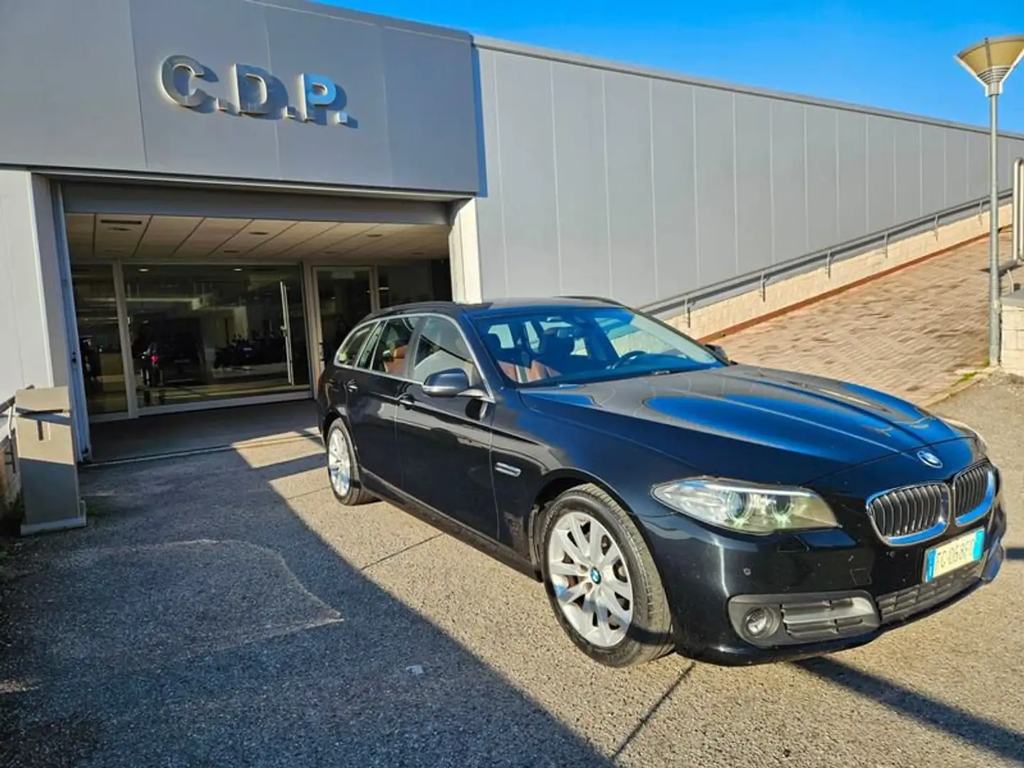 BMW 520 520d Touring Luxury Negro - 2