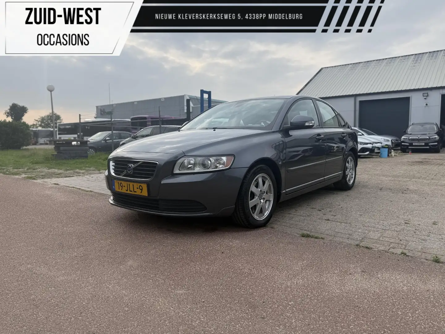 Volvo S40 2.4 D5 Momentum 5 cilinder Voll onderhouden Šedá - 1