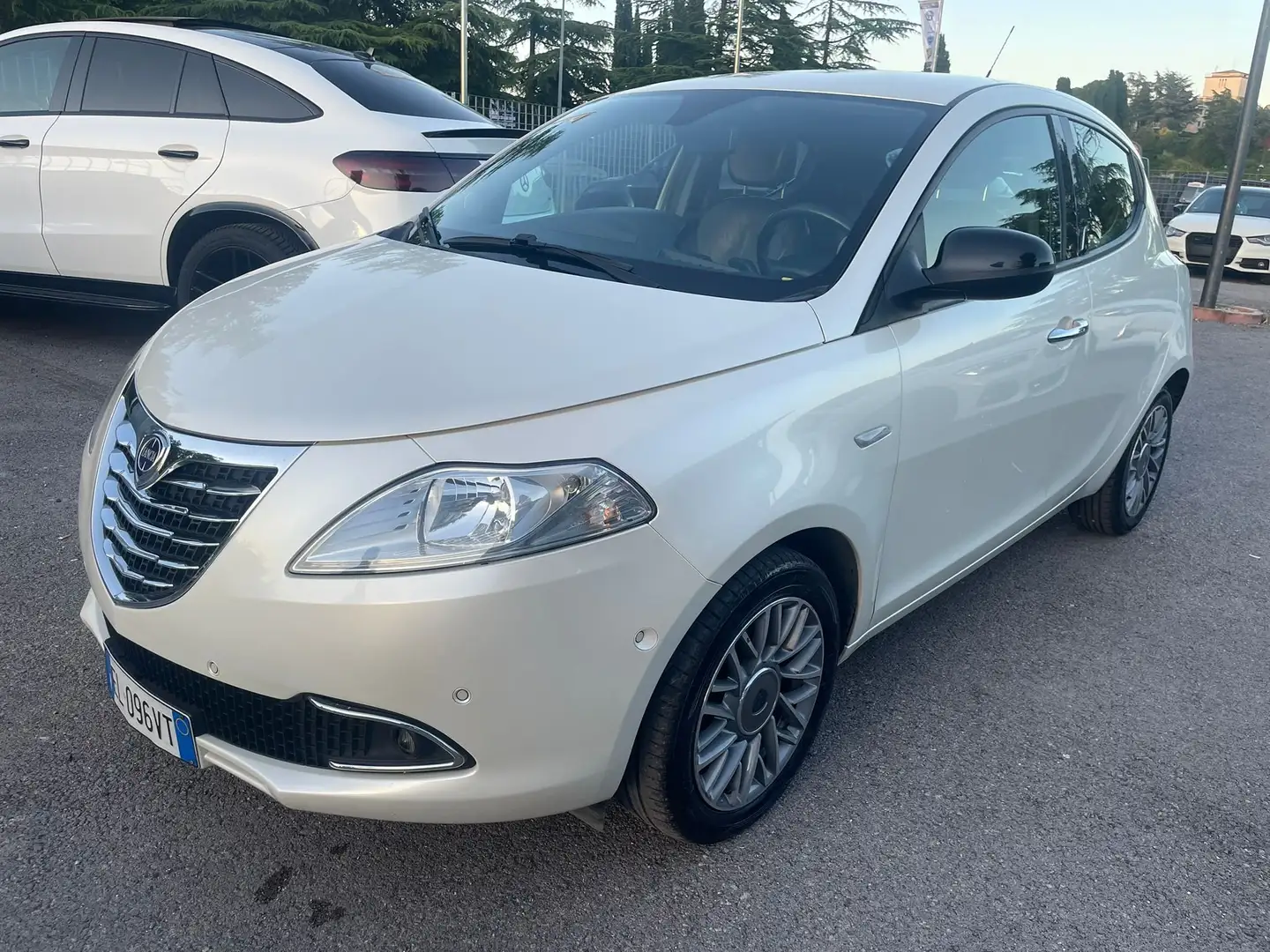 Lancia Ypsilon Ypsilon 1.2 8v Platinum s Blanc - 1