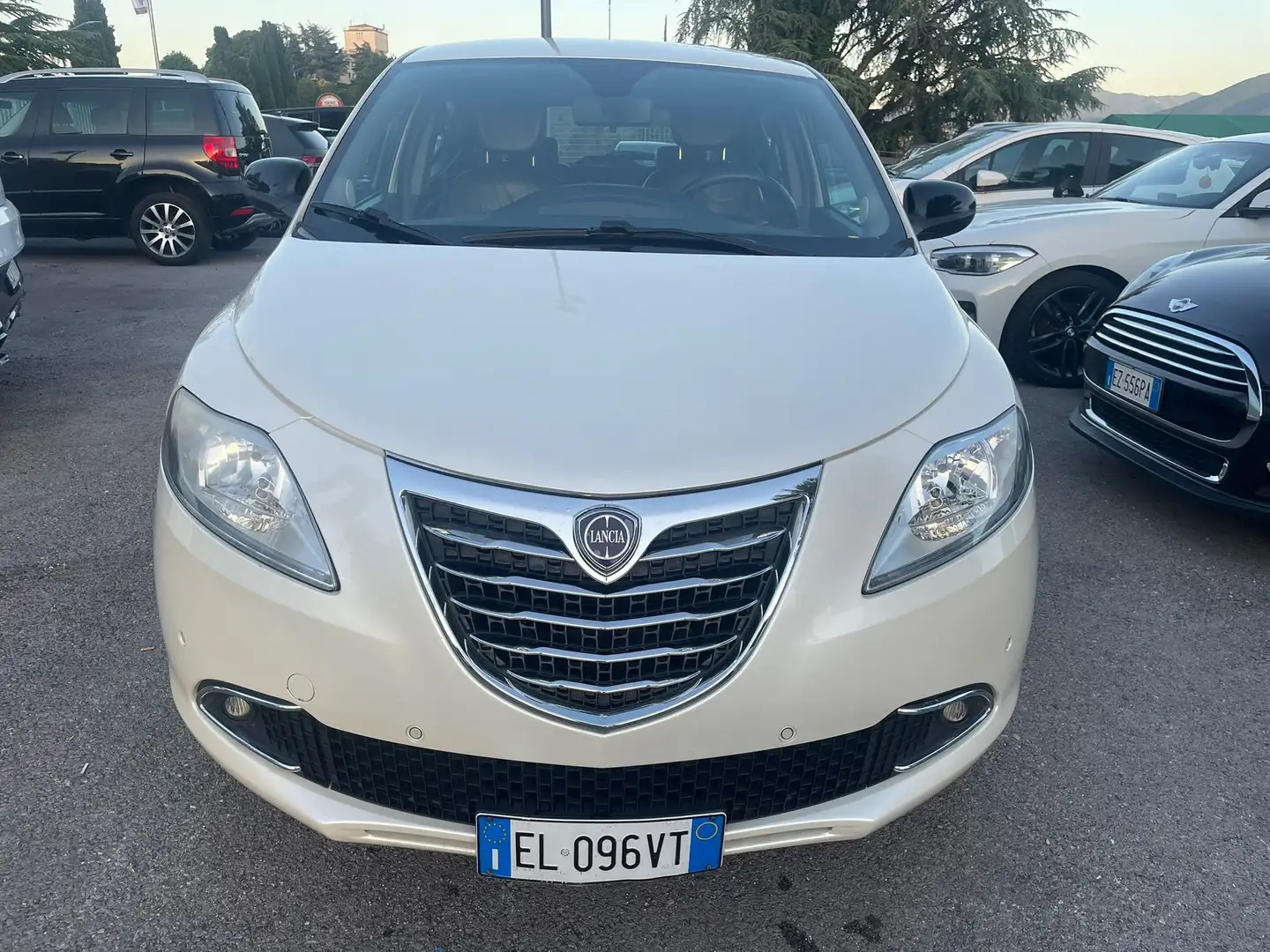 Lancia Ypsilon Ypsilon 1.2 8v Platinum s Blanc - 2