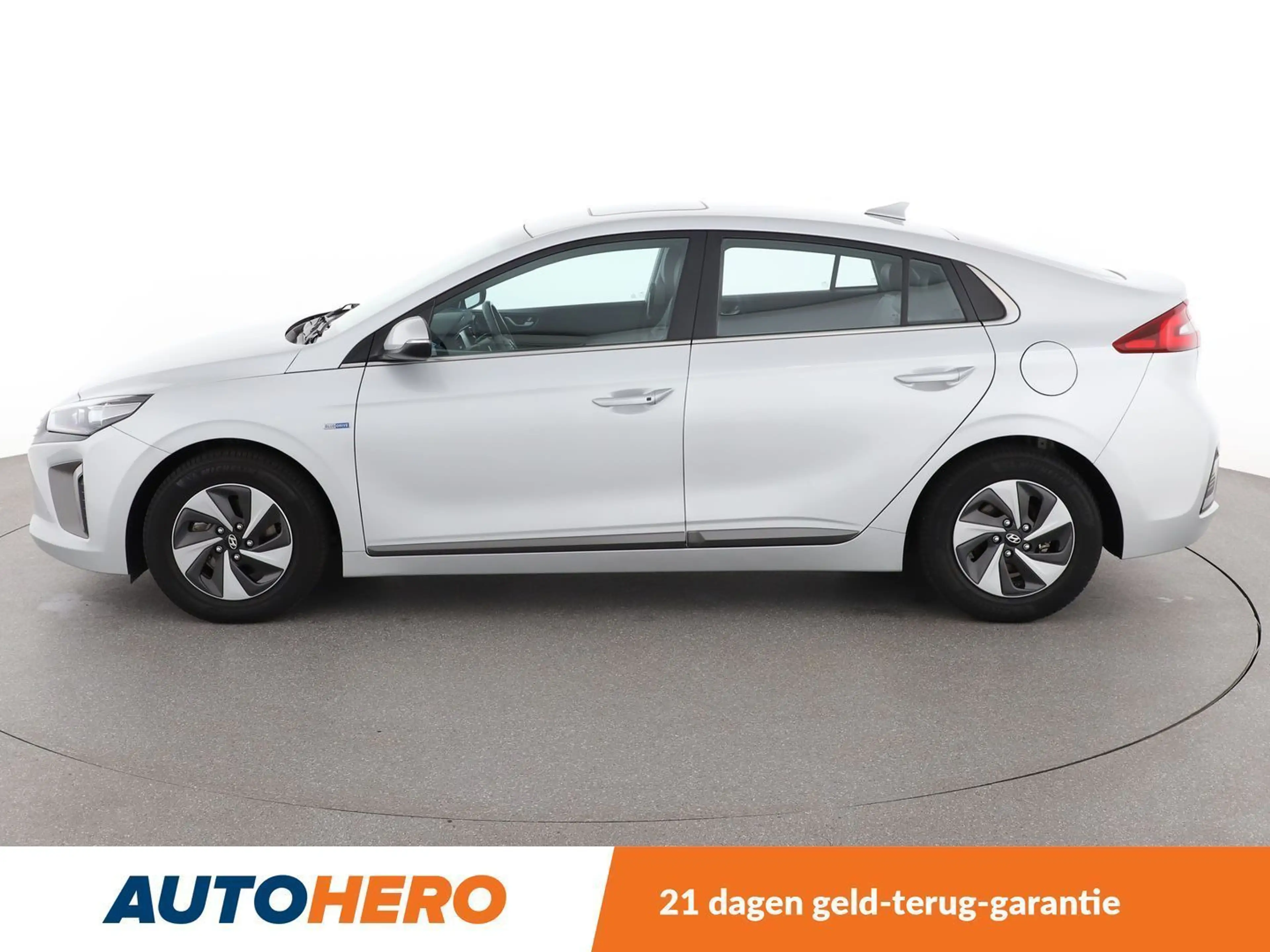 Hyundai IONIQ 1.6 Hybrid — photo 3