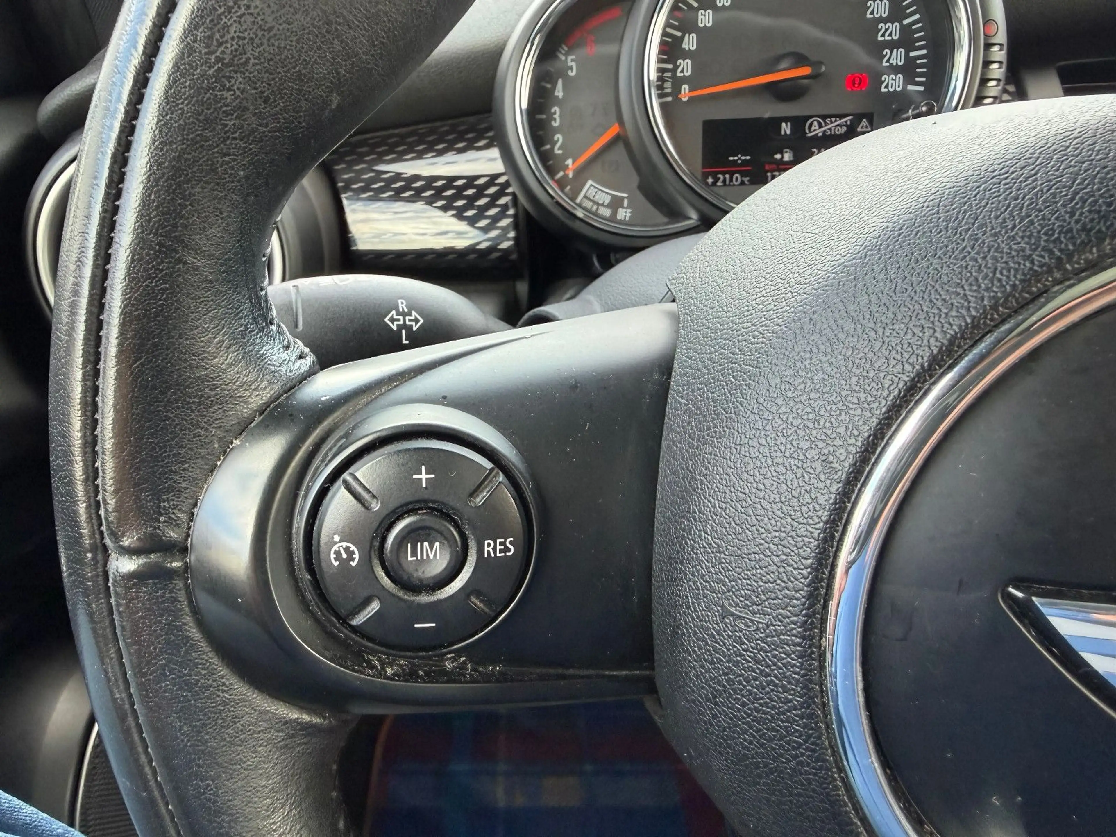 MINI Cooper SD COOPER SD 5-trg/PANO/ALU/I.HD/NAVI/GARANTIE/PDC/ — photo 14