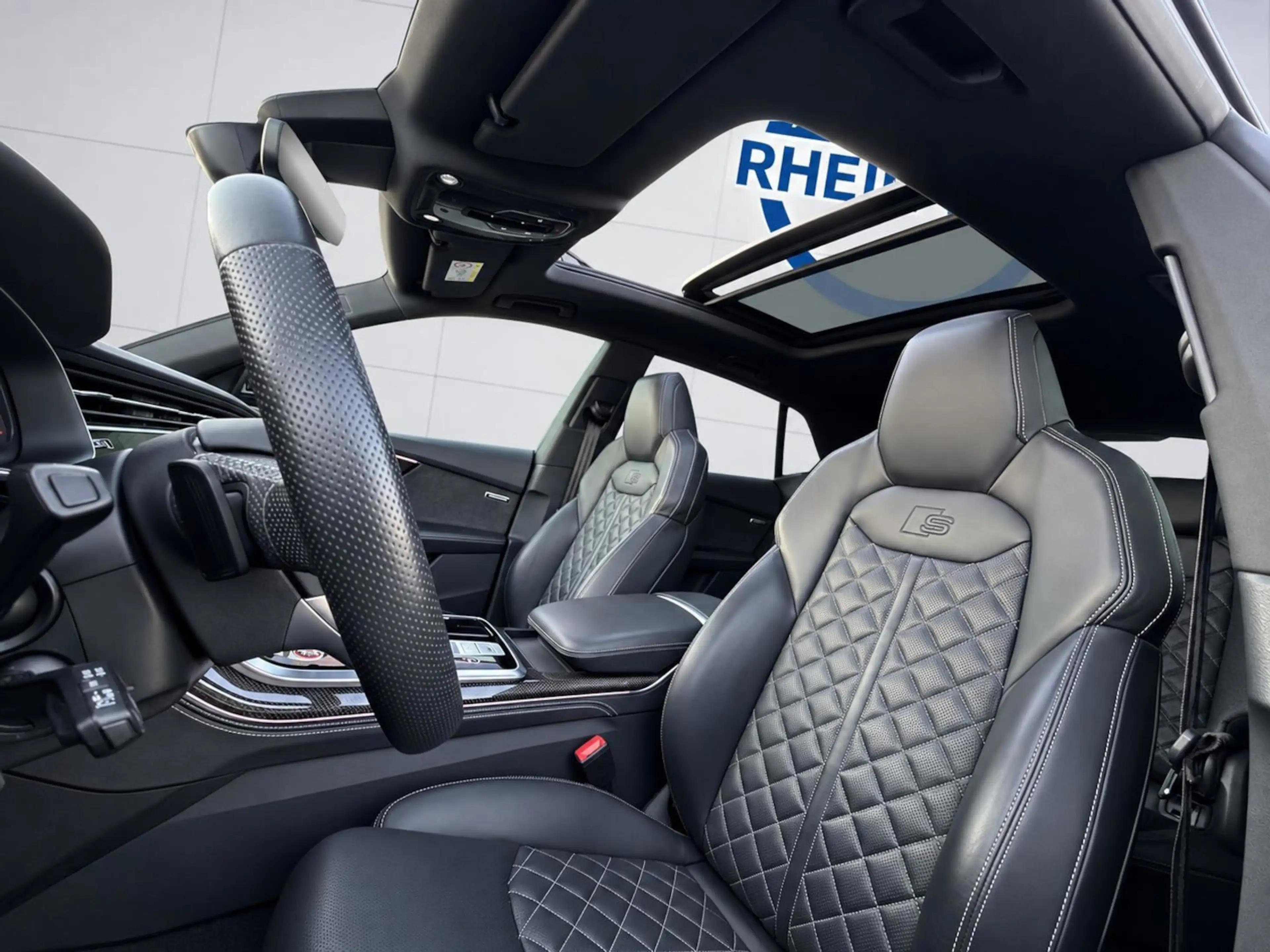 Audi SQ8 4.0 TFSI quattro VOLL EXCLUSIVE PANO 23´´ CARBON — photo 15