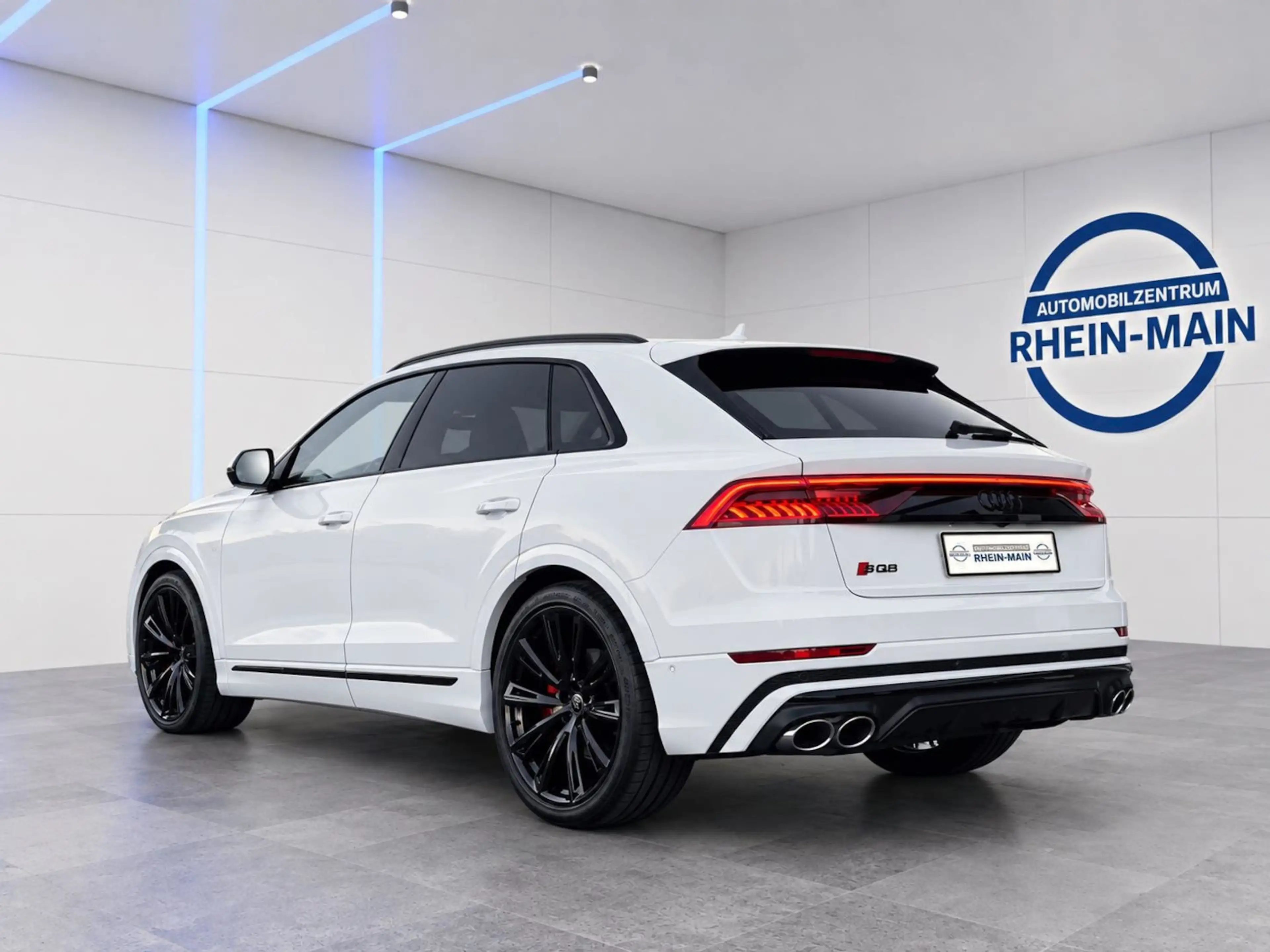 Audi SQ8 4.0 TFSI quattro VOLL EXCLUSIVE PANO 23´´ CARBON — photo 3