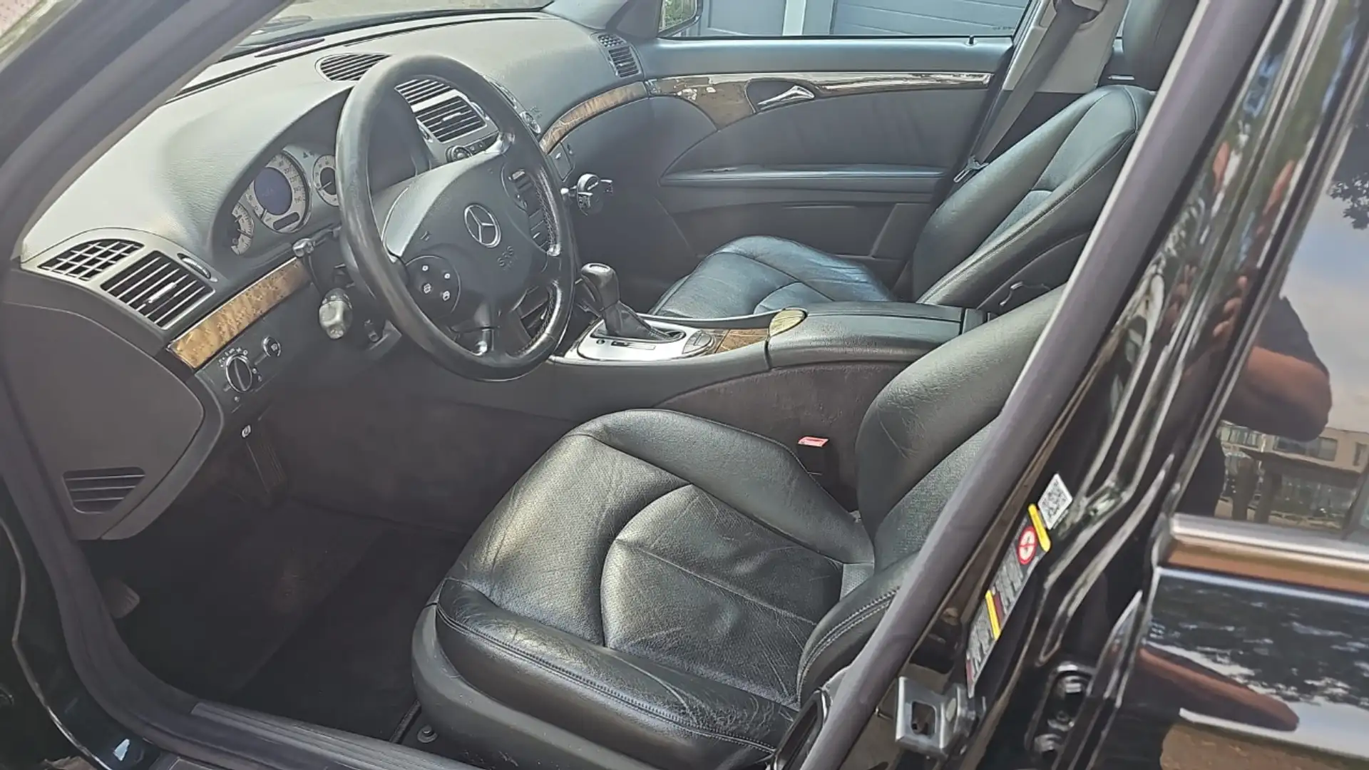 Mercedes-Benz 500 EKLASSE ELEGANCE YOUNGTIMER Zwart - 2