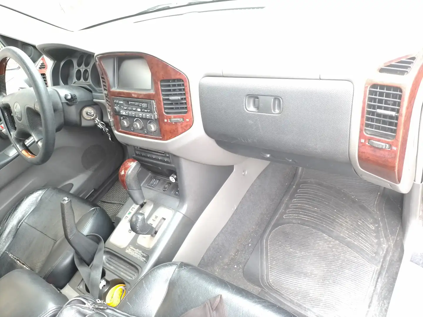 Mitsubishi Pajero Pajero 5p 3.2 tdi 16v di-d GLS-2 auto Oro - 2