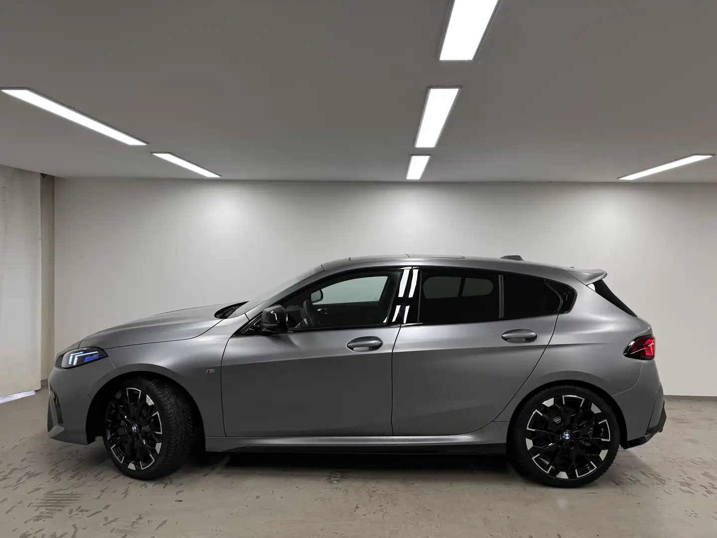 BMW 135 M135 xDrive HK Sportpaket Pro AHK PA. Plus Head-Up Grau - 2