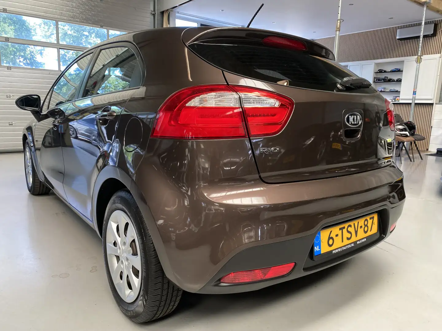 Kia Rio 1.2 CVVT BusinessLine Airco, Cruise, 5drs Braun - 2