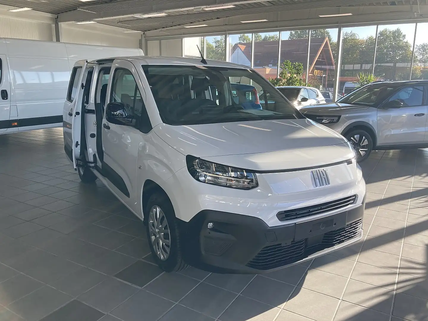Fiat Doblo XL BlueHDi 130 S&S 6-Gang-Manuell 7 Sitze Weiß - 2