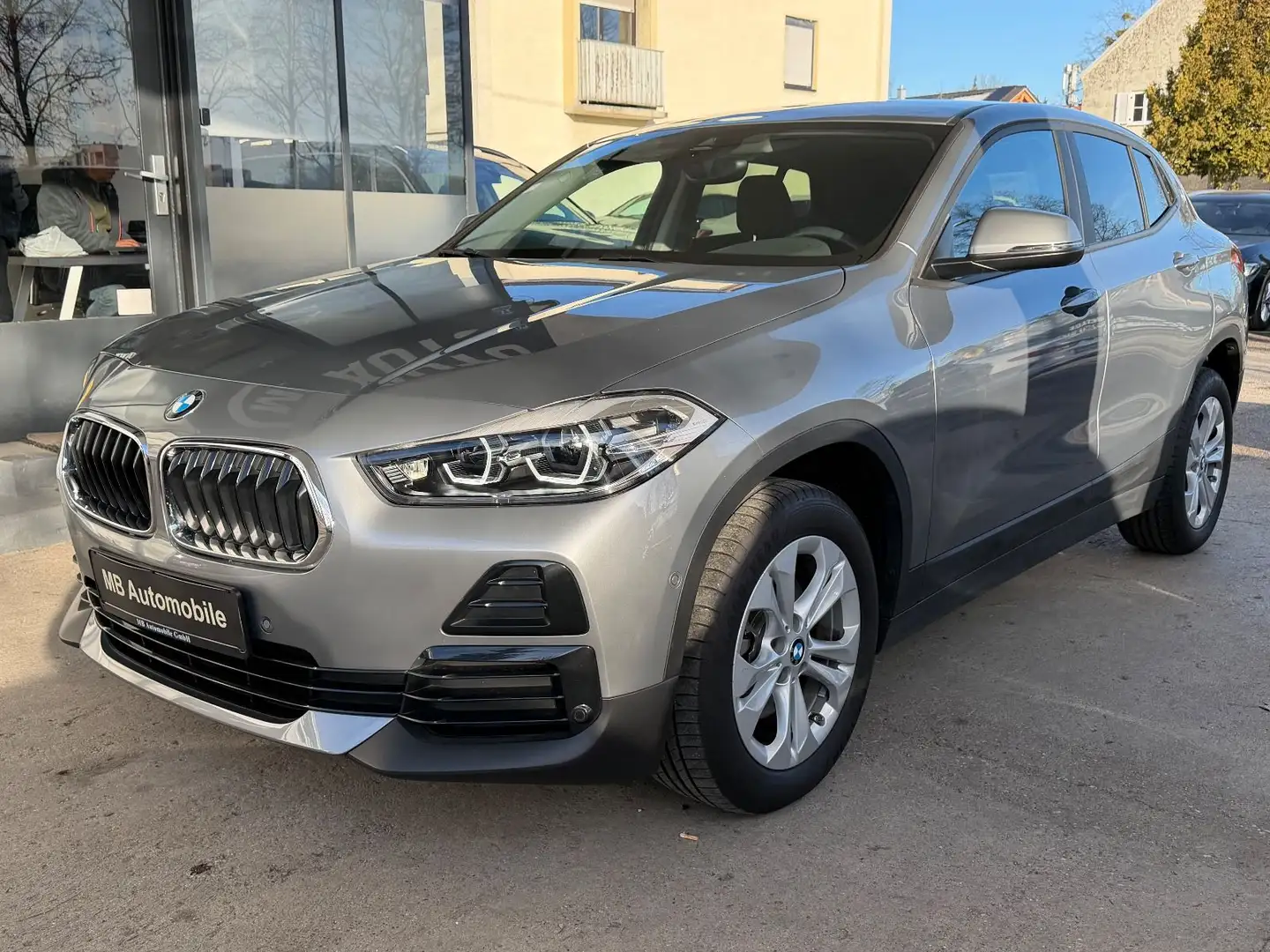 BMW X2 sDrive 18 i Advantage*LED*KAMERA*ACC* Gris - 1