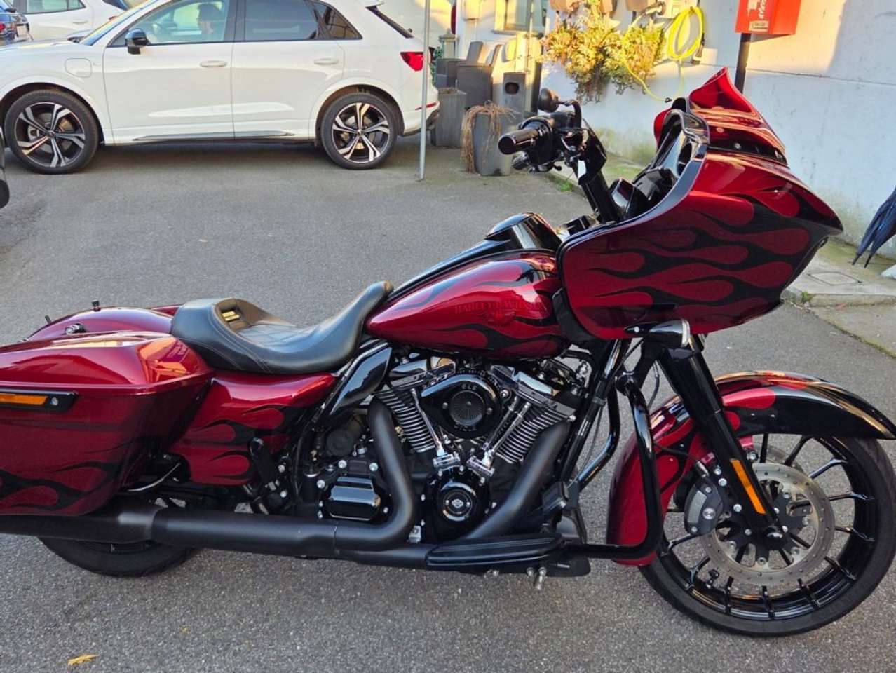 Harley-Davidson Road Glide 107 hard candy custom UNICA !!!