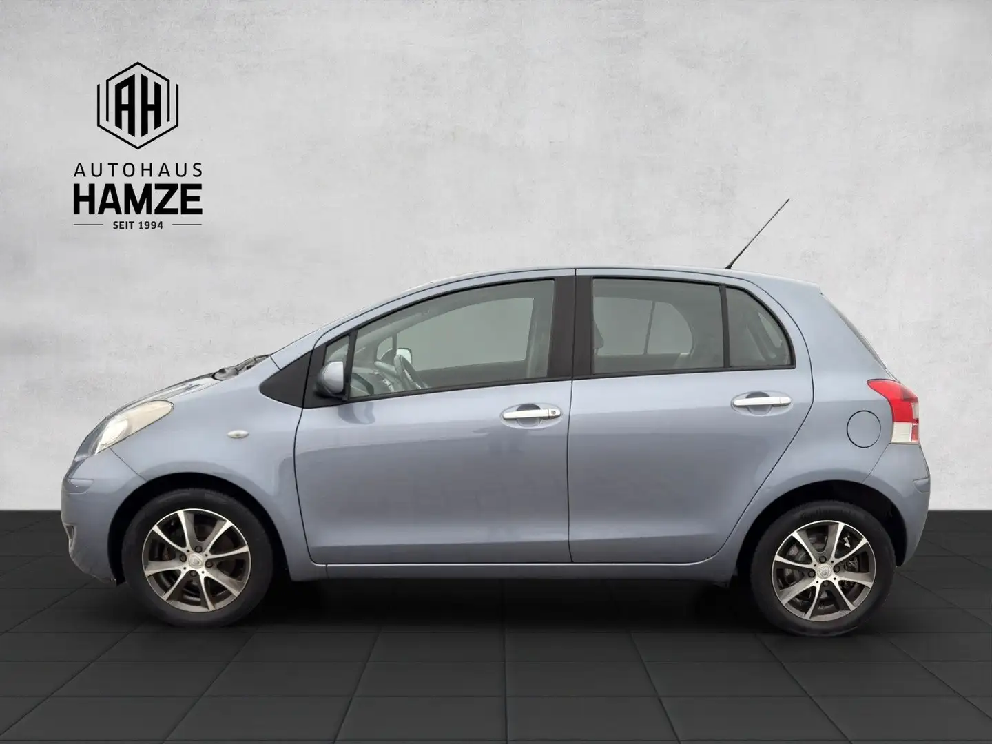 Toyota Yaris Life 1.33 VVT-i|Klimaautomatik|4-Türen Blau - 2