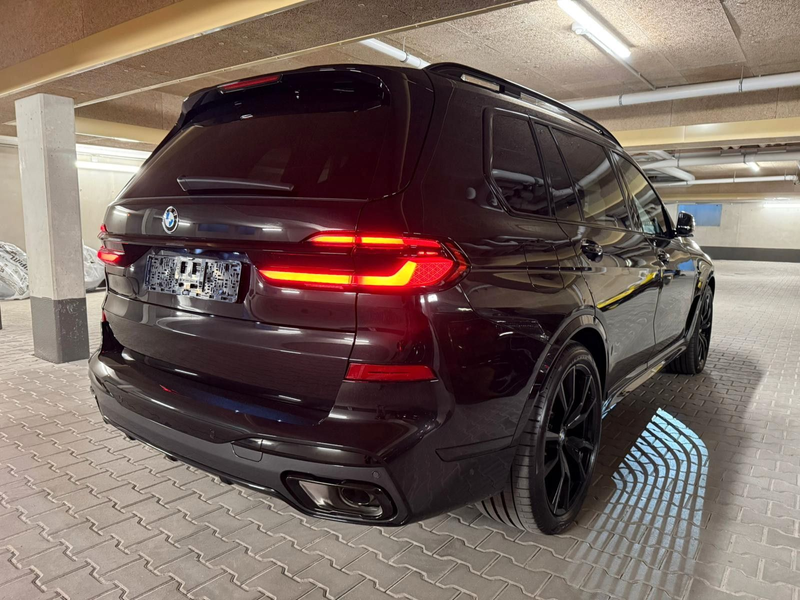 BMW X7 xDrive 40 d M Sport Pro Bowers Sky Carbon 26 — photo 4