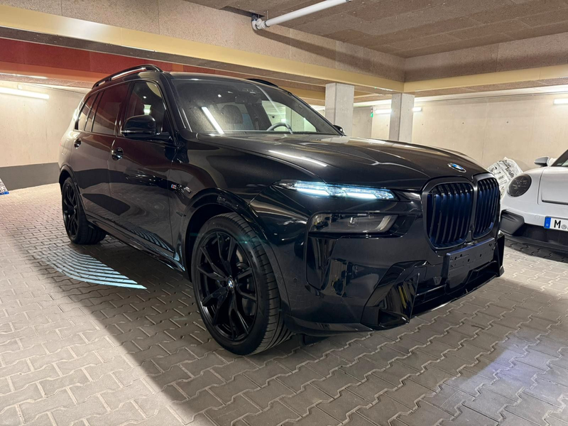 BMW X7 xDrive 40 d M Sport Pro Bowers Sky Carbon 26 — photo 3